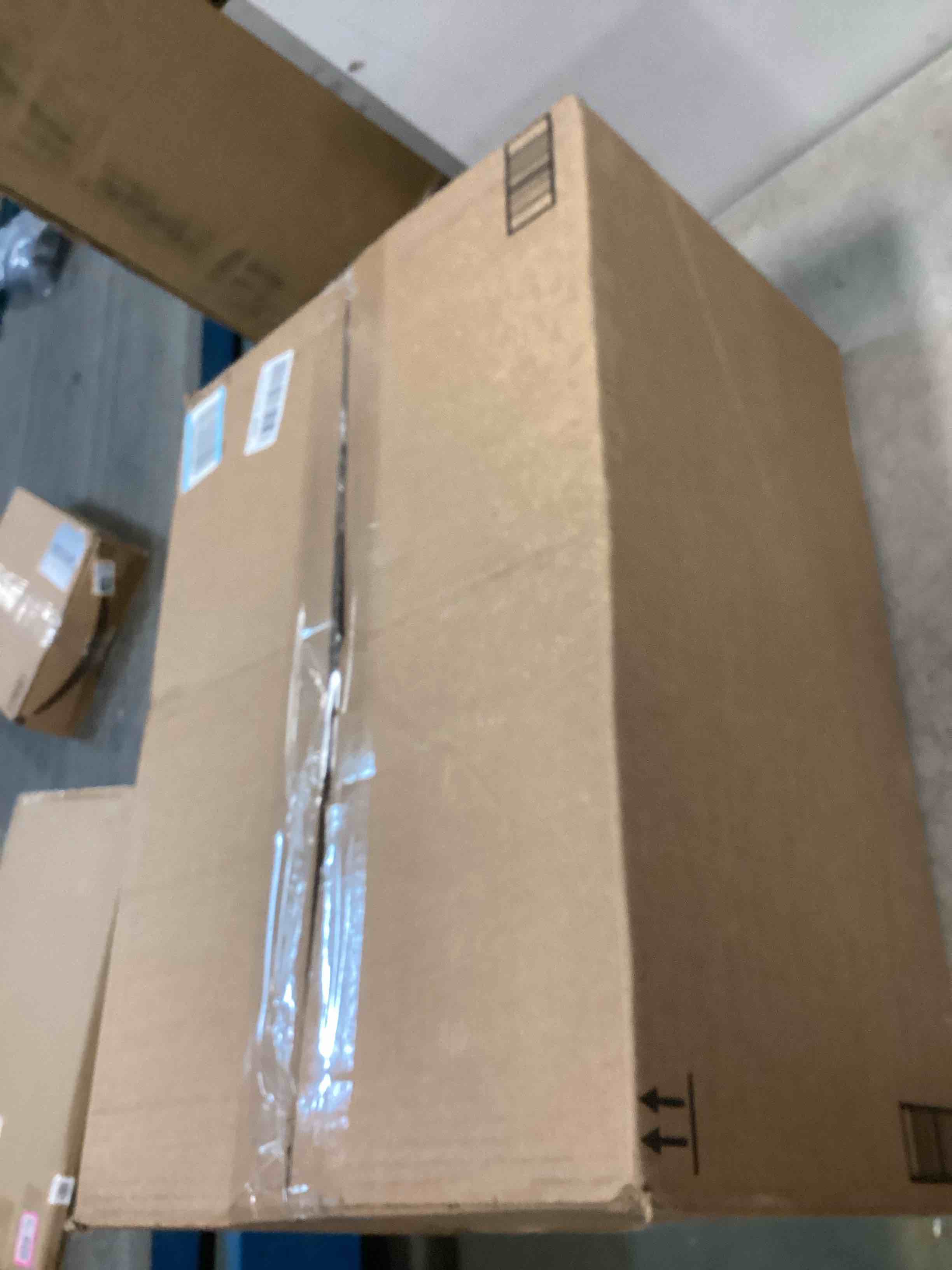 https://s3.amazonaws.com/lotting-images-prod/bidfta/PNK2040422_1742388606906.jpeg