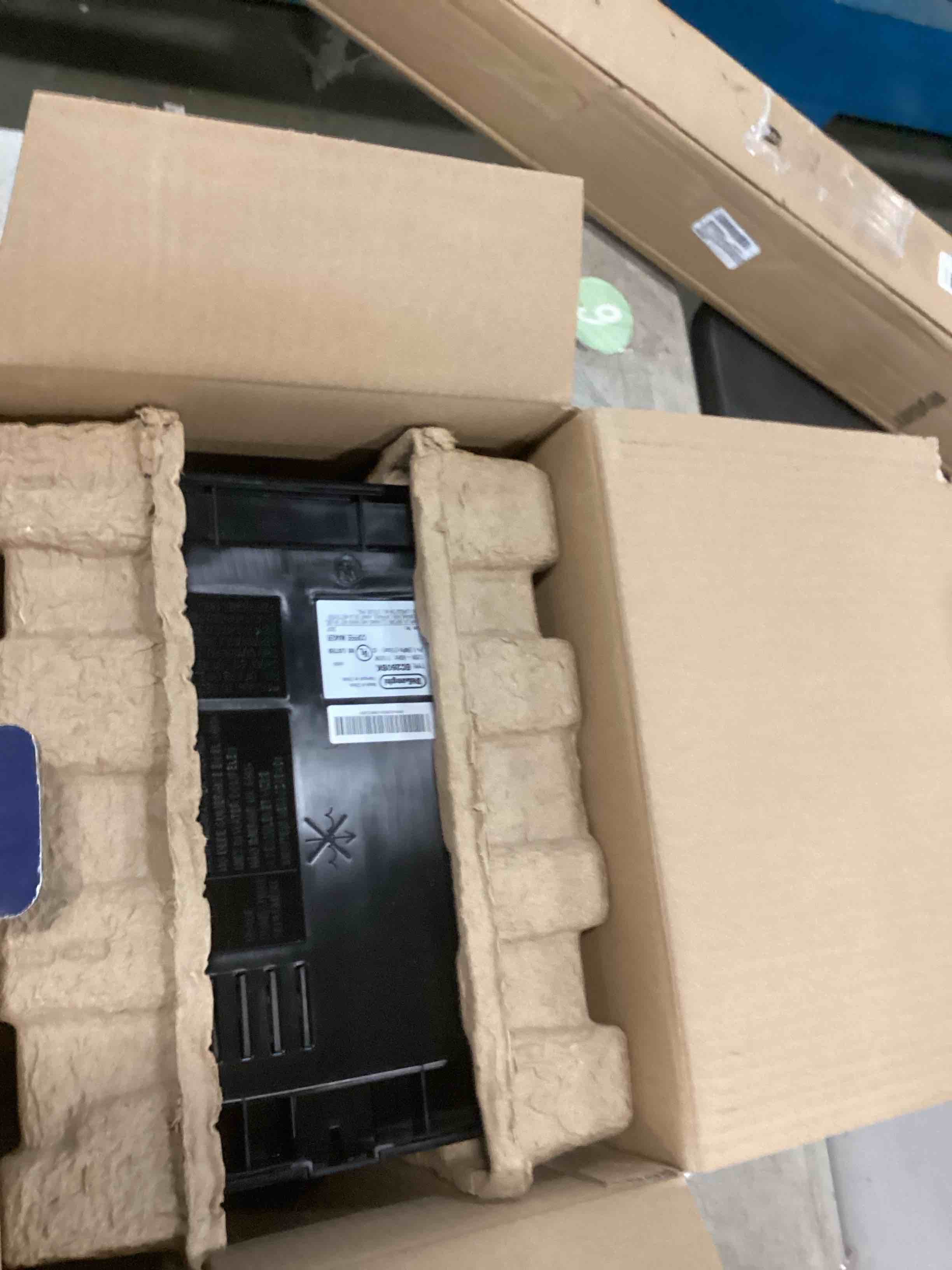 https://s3.amazonaws.com/lotting-images-prod/bidfta/PNK2040457_1742392262253.jpeg