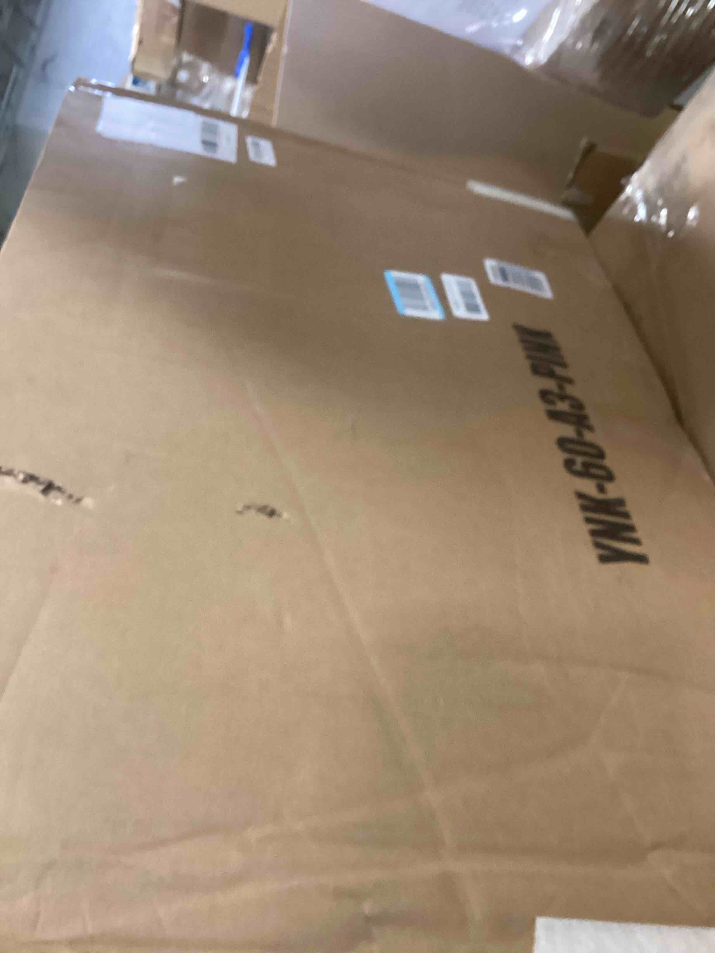 https://s3.amazonaws.com/lotting-images-prod/bidfta/PNK2040853_1742493580191.jpeg