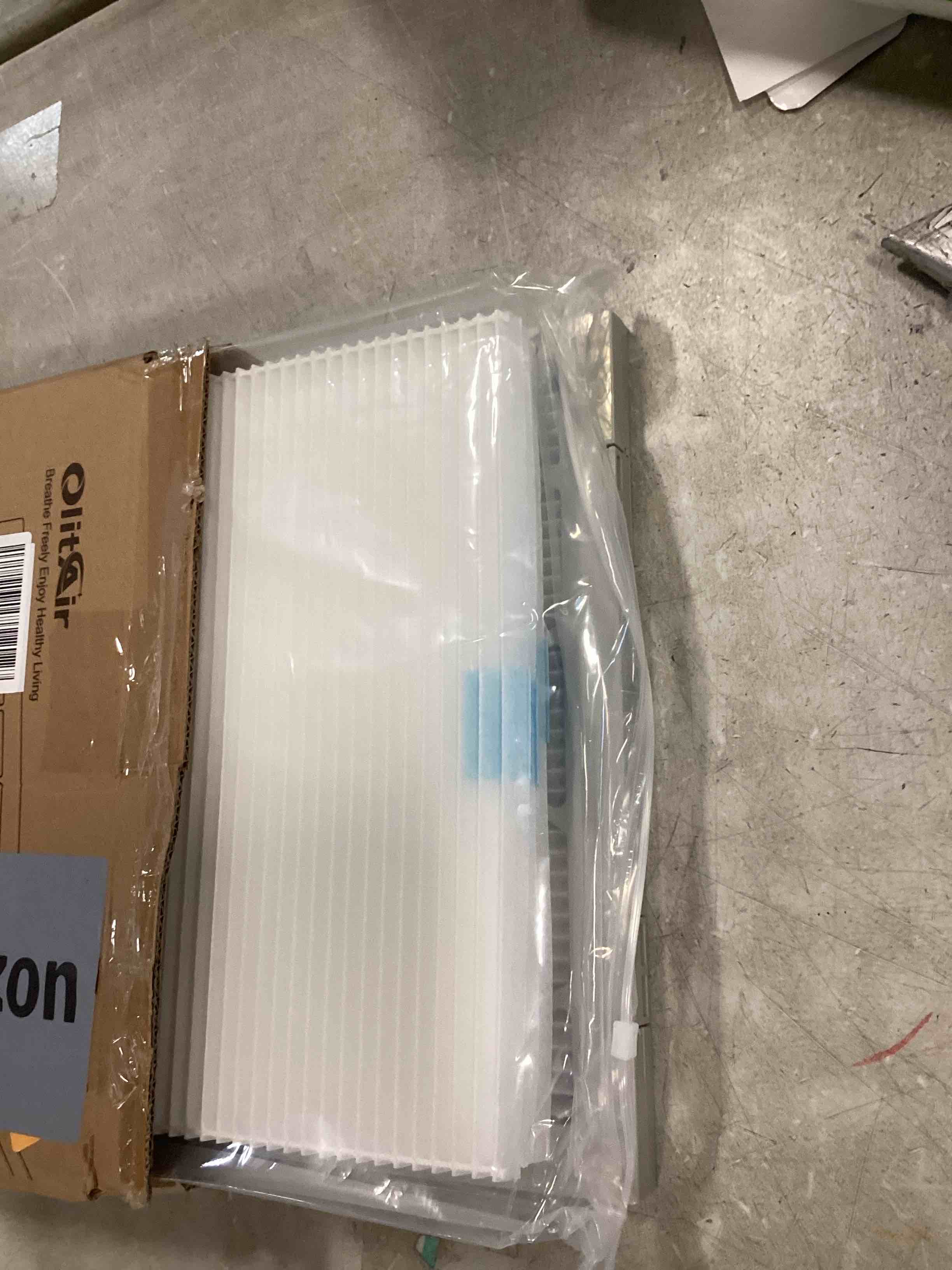 https://s3.amazonaws.com/lotting-images-prod/bidfta/PNK2040964_1742561518372.jpeg