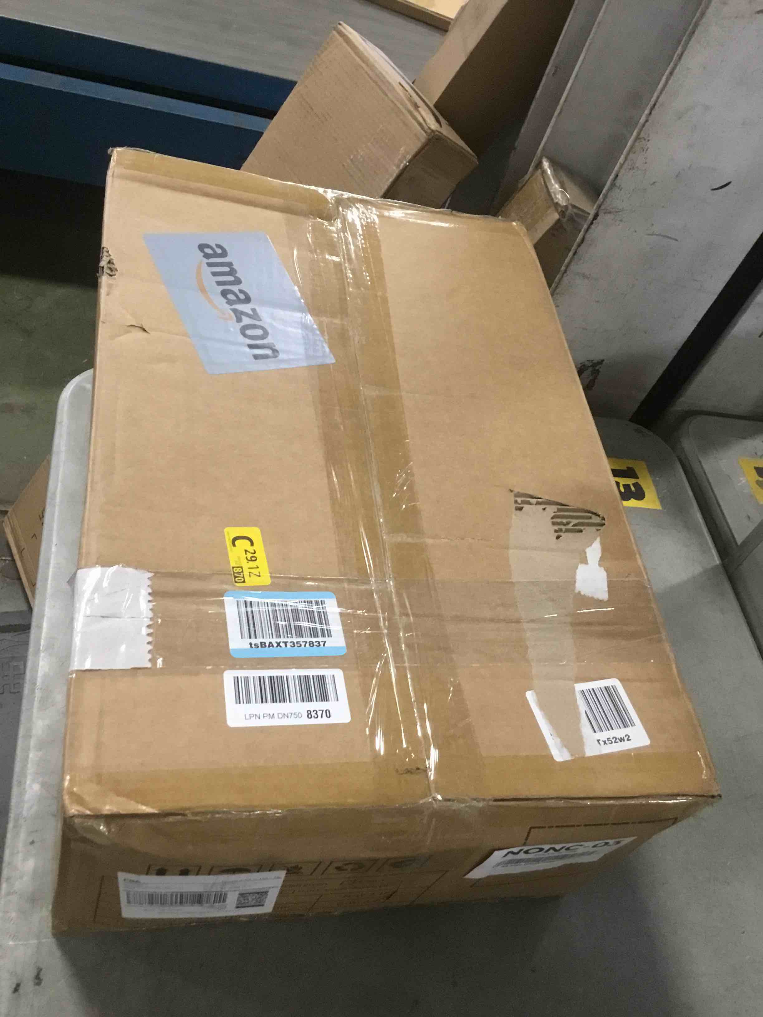 https://s3.amazonaws.com/lotting-images-prod/bidfta/PNK2041138_1741293346125.jpeg