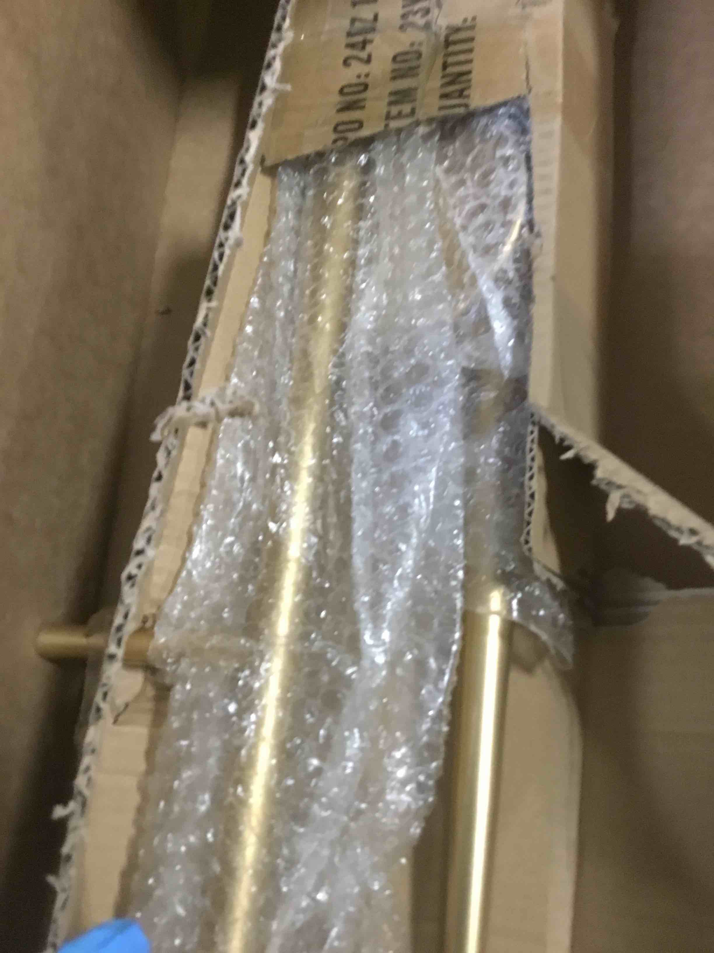 https://s3.amazonaws.com/lotting-images-prod/bidfta/PNK2041662_1741703520043.jpeg