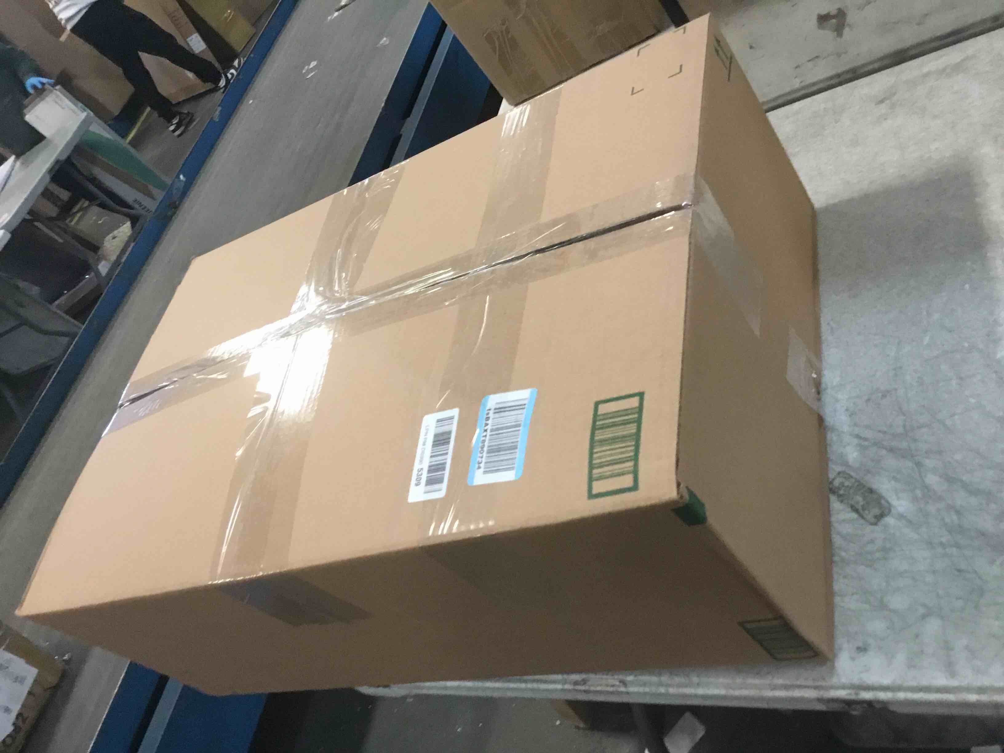 https://s3.amazonaws.com/lotting-images-prod/bidfta/PNK2043302_1742823557777.jpeg