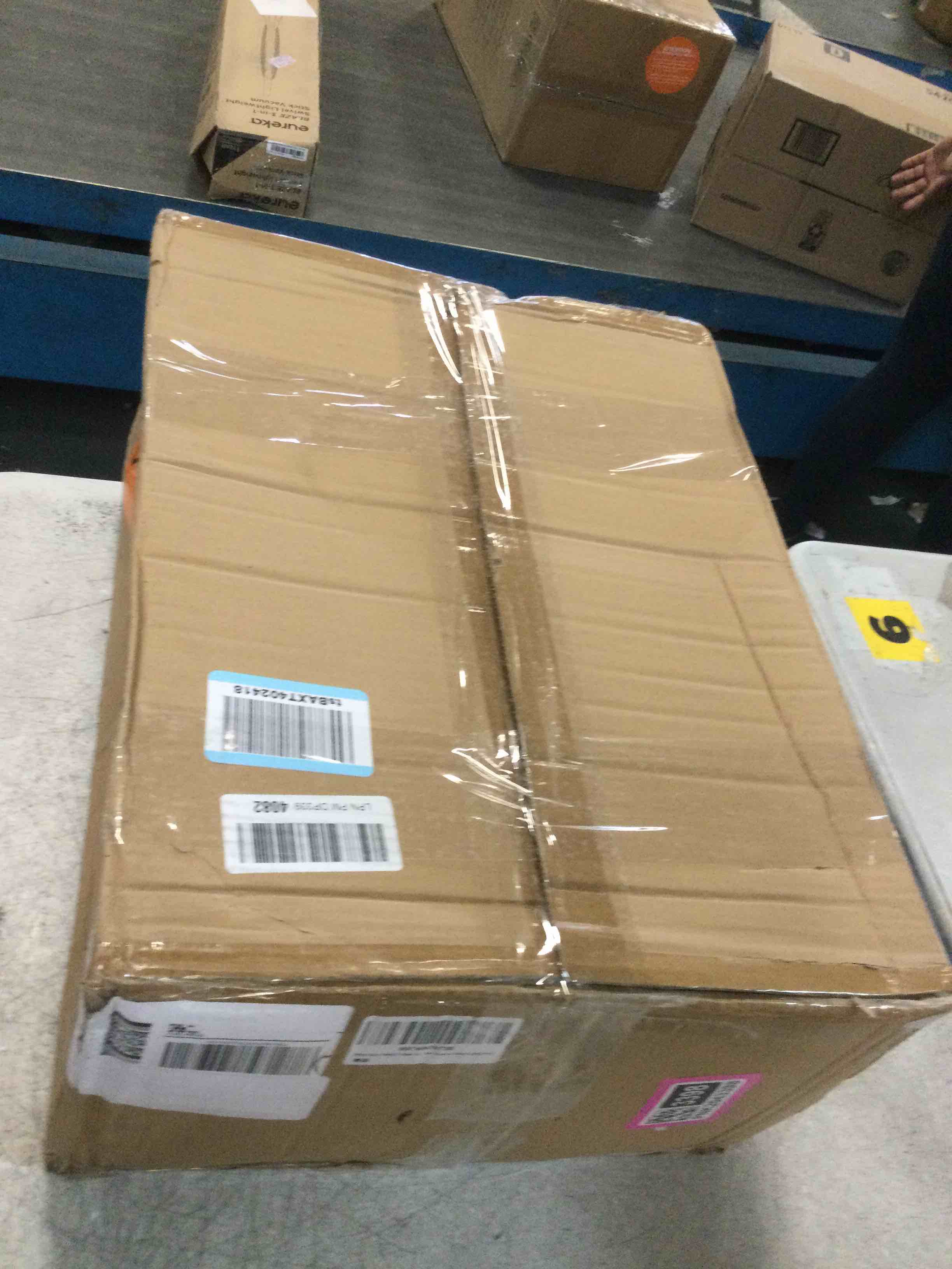 https://s3.amazonaws.com/lotting-images-prod/bidfta/PNK2043398_1742839990970.jpeg