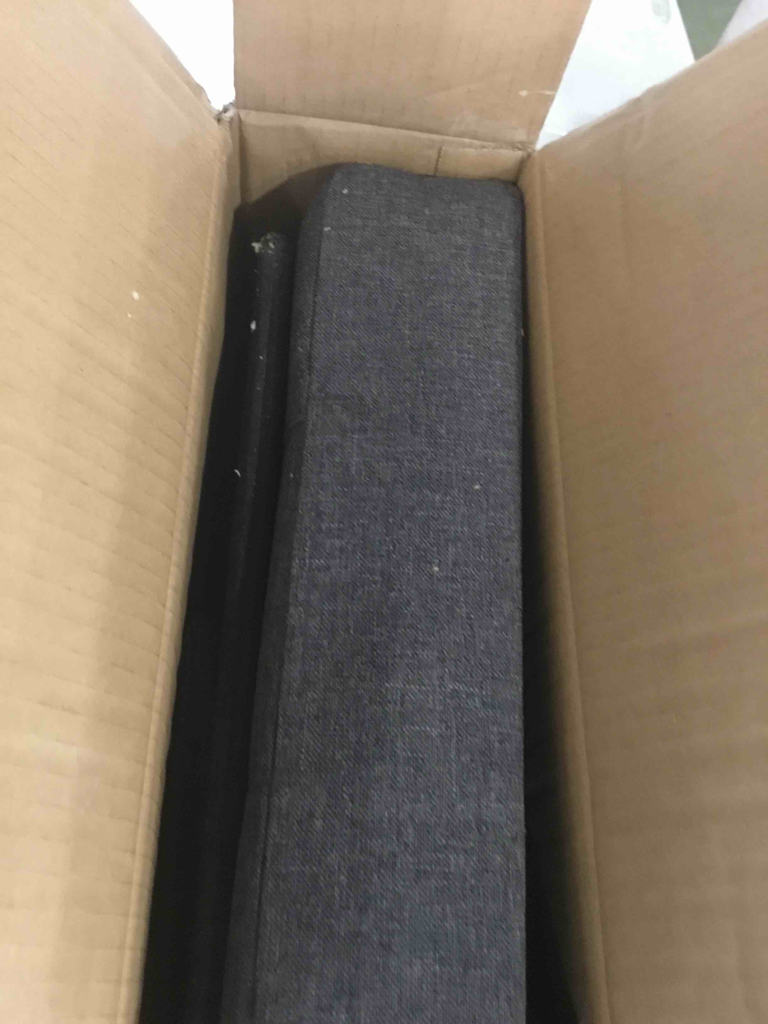 https://s3.amazonaws.com/lotting-images-prod/bidfta/PNK2043941_1743079629801.jpeg