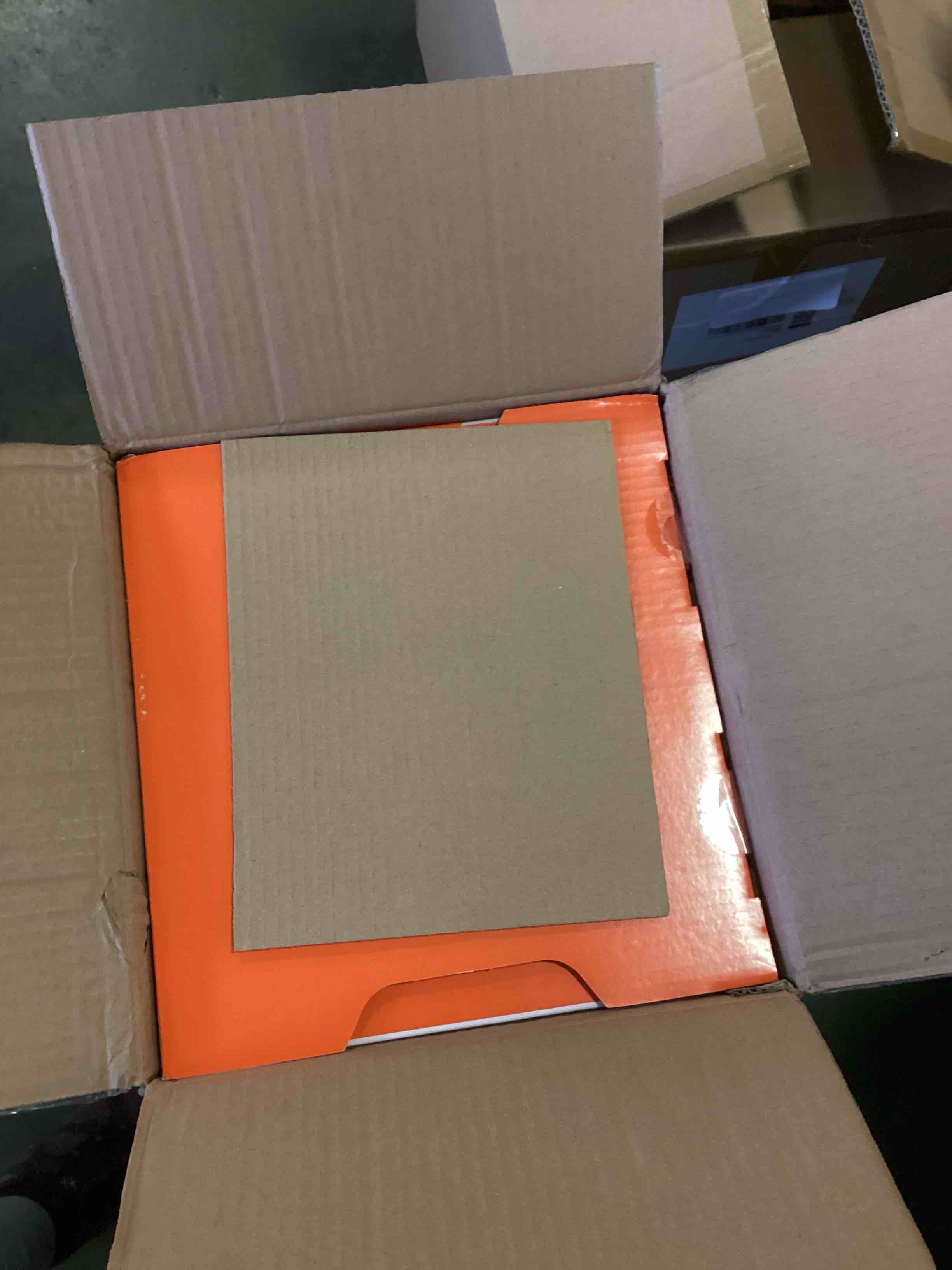 https://s3.amazonaws.com/lotting-images-prod/bidfta/PNK2044009_1739913061907.jpeg