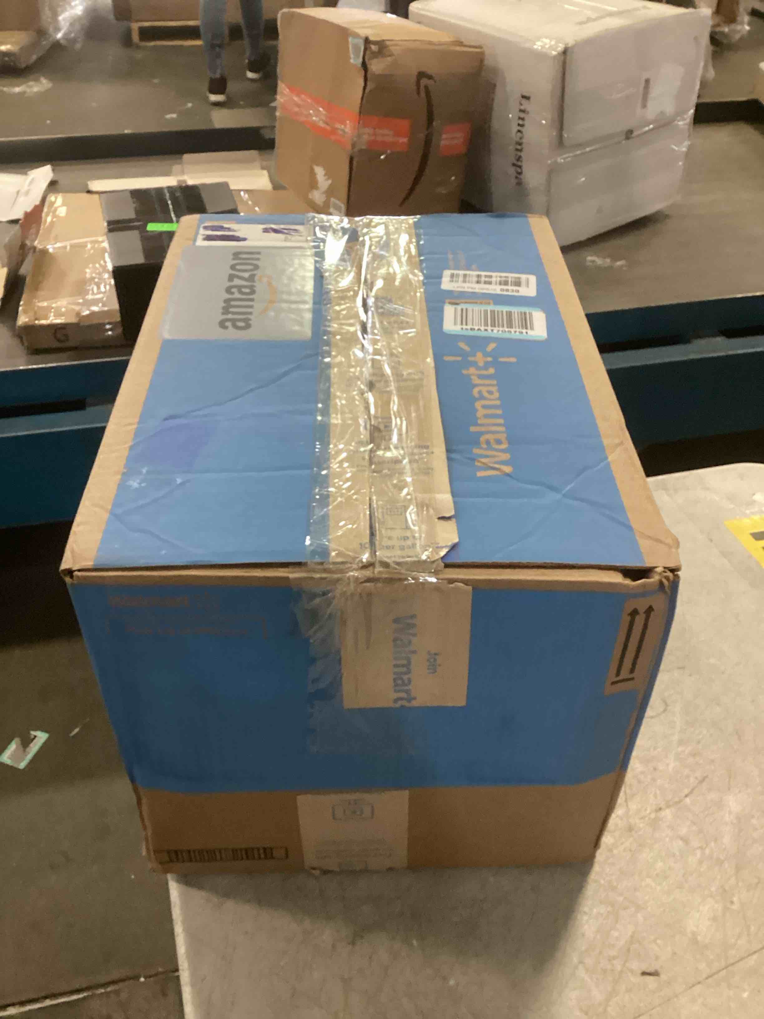 https://s3.amazonaws.com/lotting-images-prod/bidfta/PNK2044765_1740421896885.jpeg