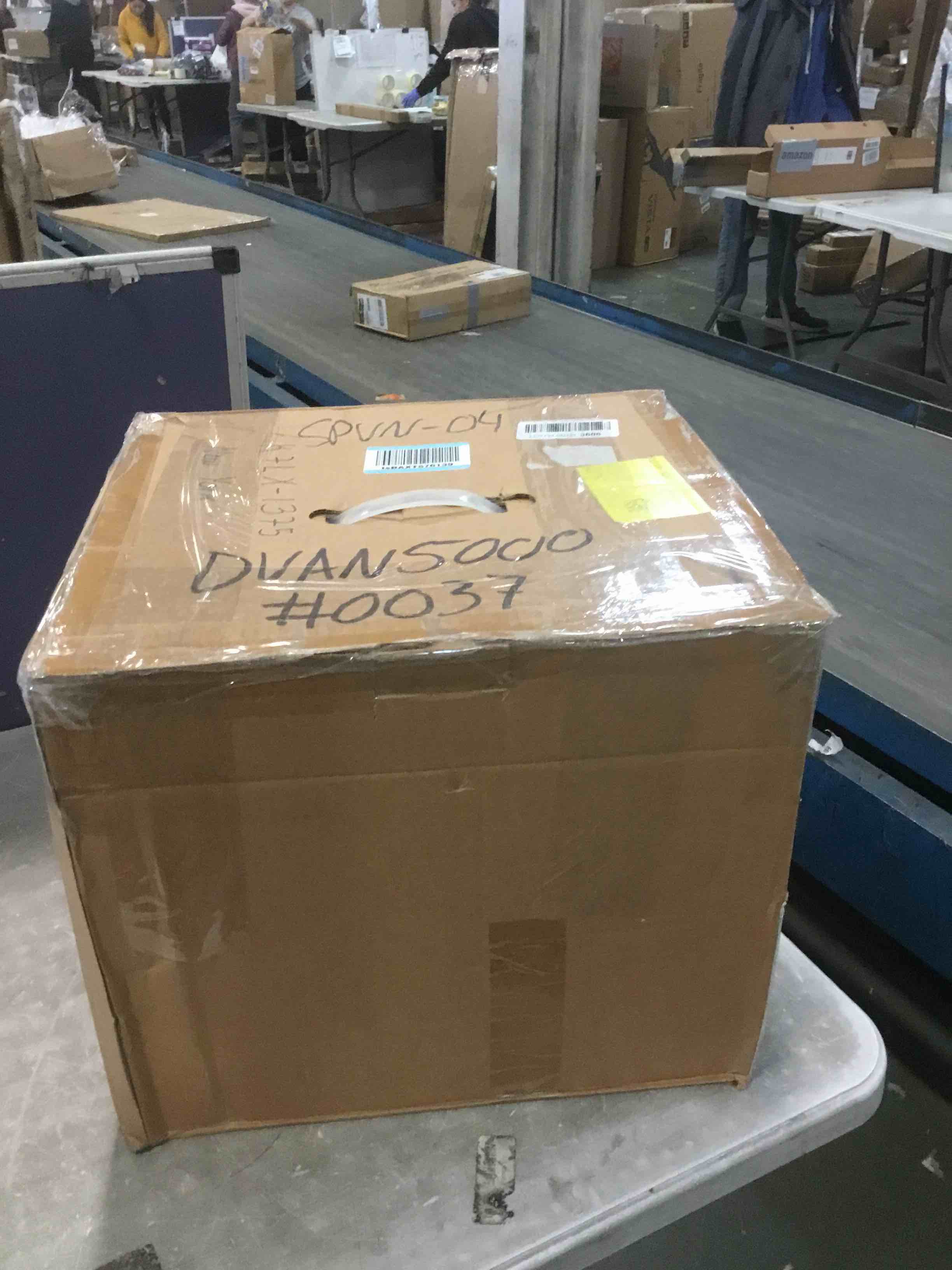 https://s3.amazonaws.com/lotting-images-prod/bidfta/PNK2044967_1740501588031.jpeg