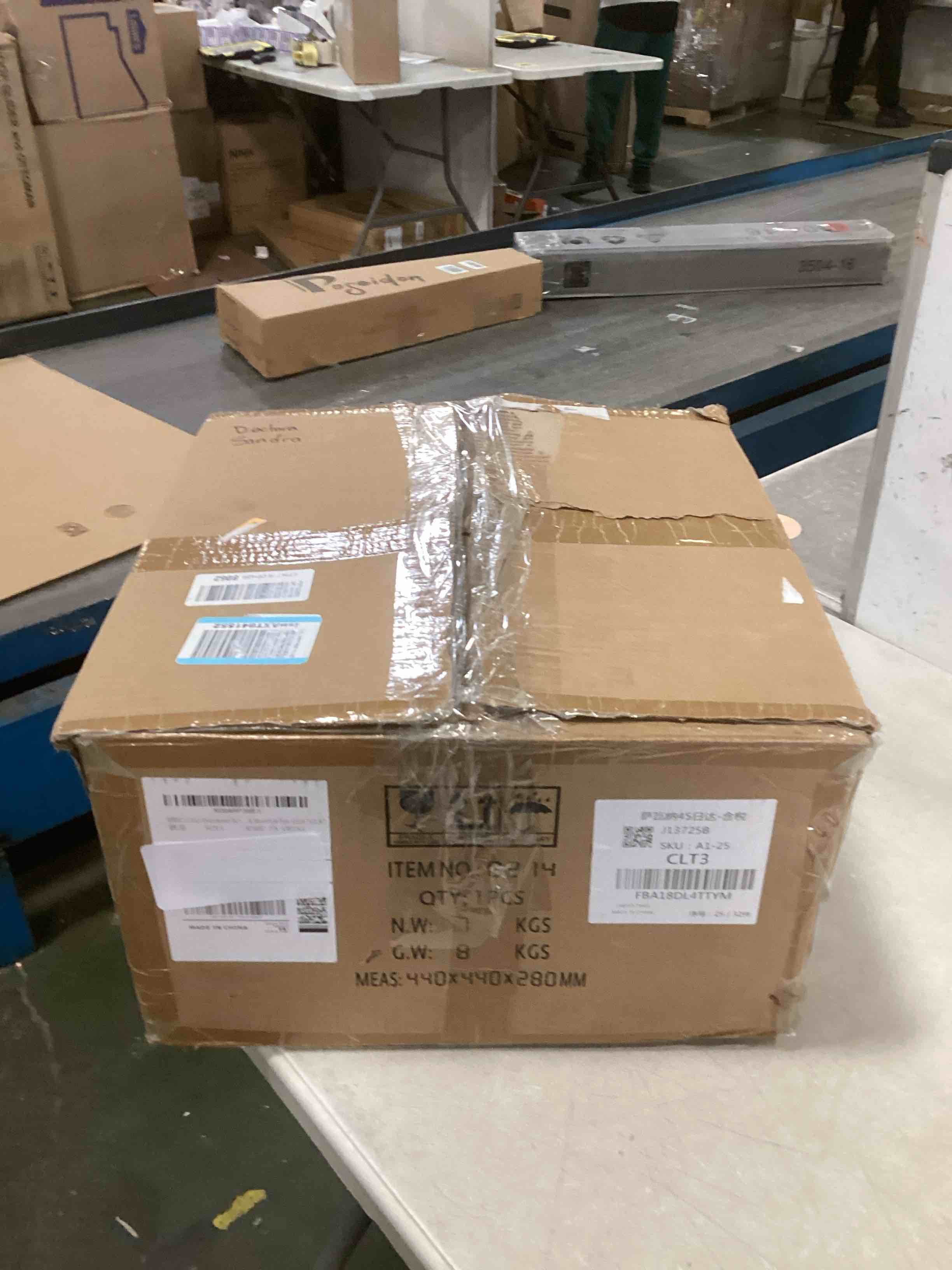 https://s3.amazonaws.com/lotting-images-prod/bidfta/PNK2045128_1740581509603.jpeg