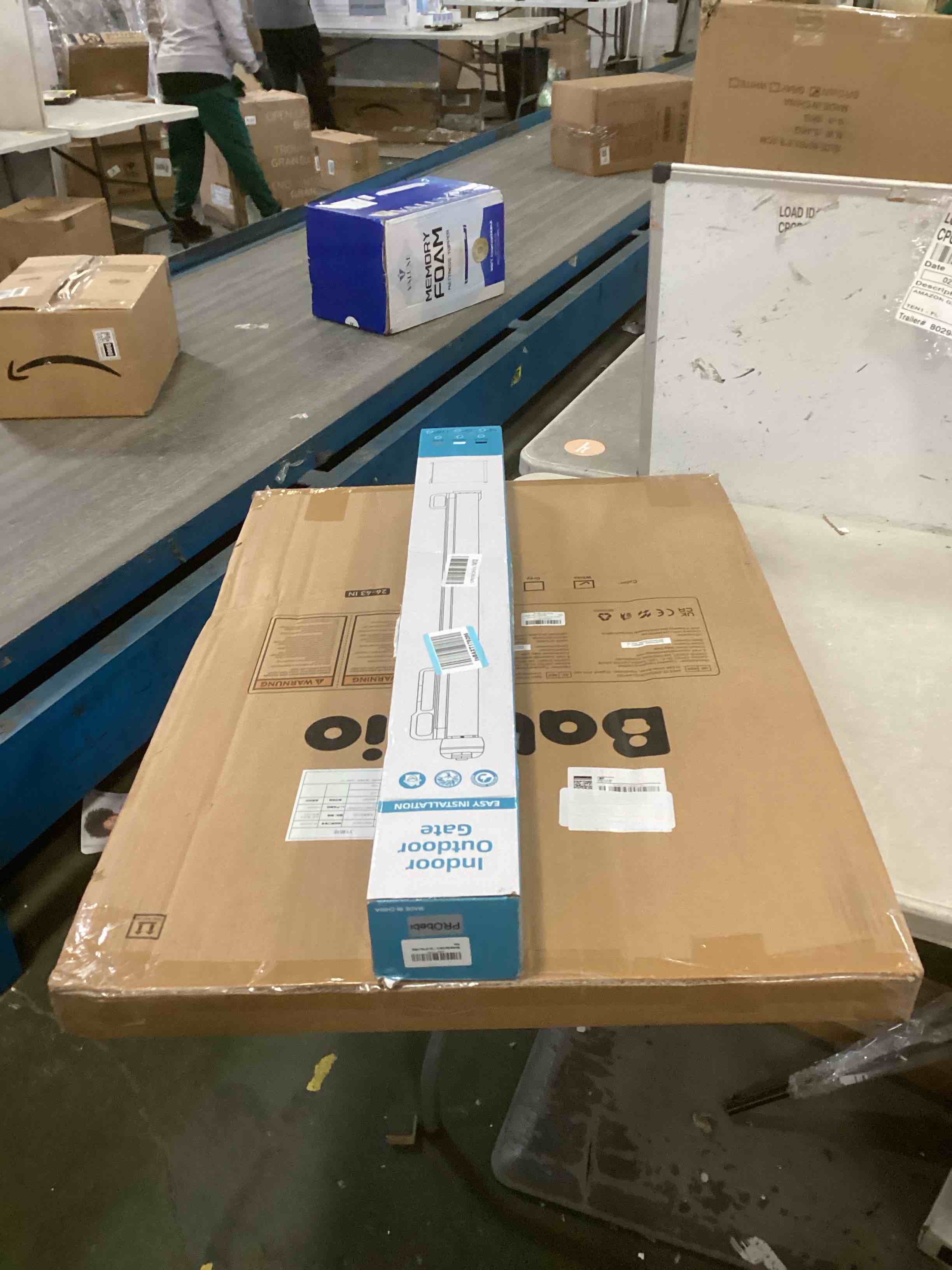 https://s3.amazonaws.com/lotting-images-prod/bidfta/PNK2045228_1740594839397.jpeg