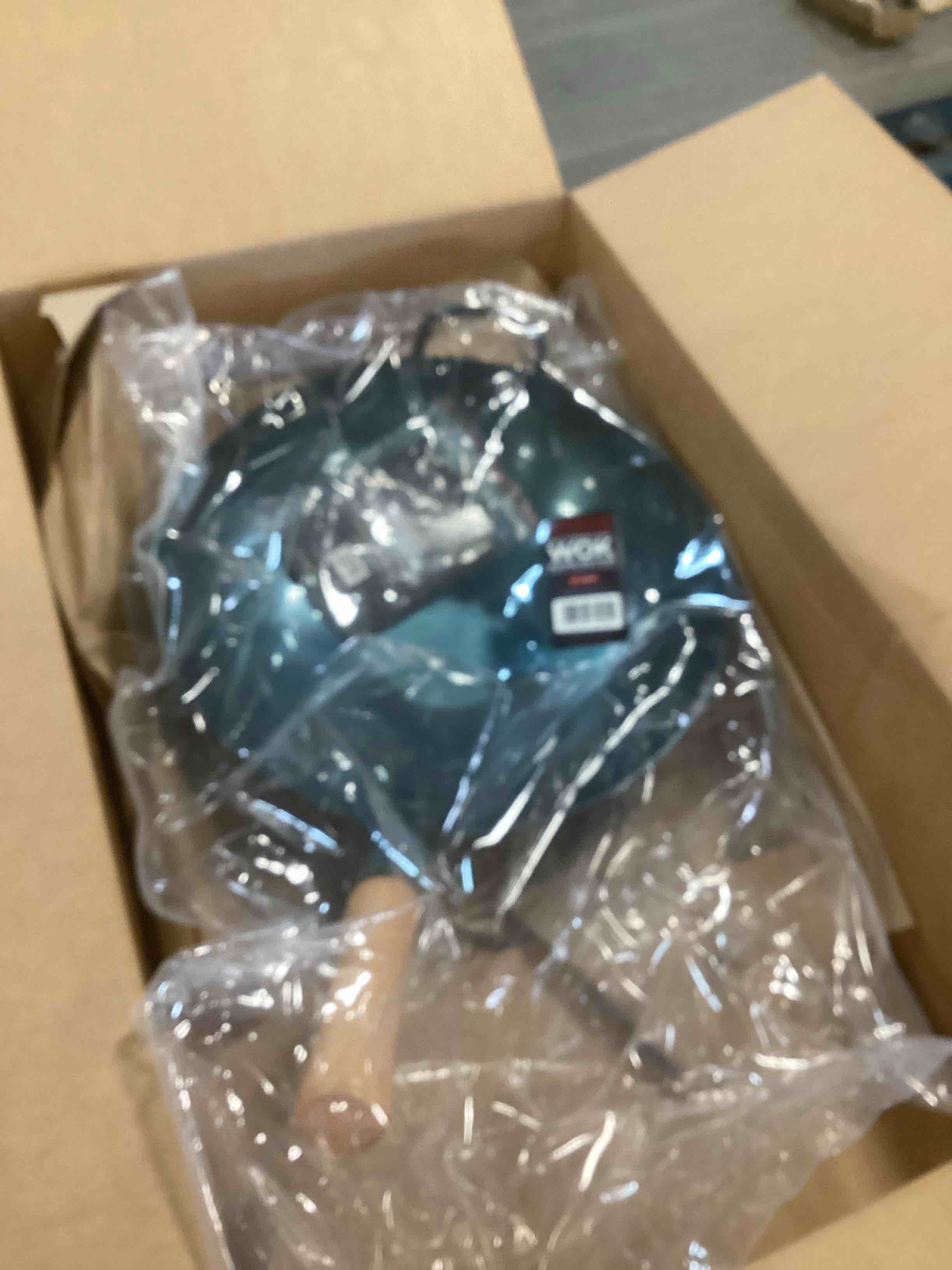 https://s3.amazonaws.com/lotting-images-prod/bidfta/PNK2045587_1740757545978.jpeg