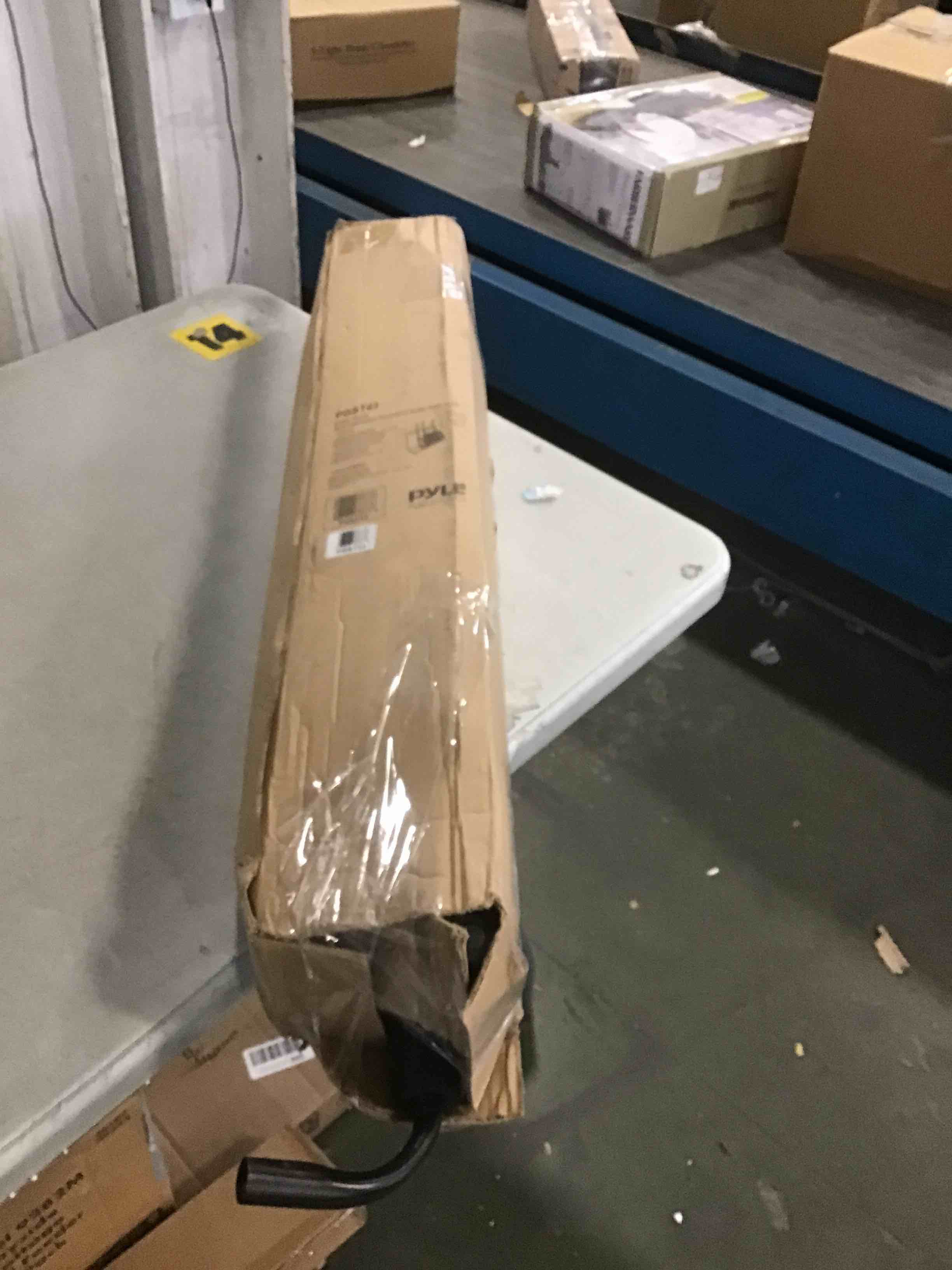 https://s3.amazonaws.com/lotting-images-prod/bidfta/PNK2045904_1741029636189.jpeg