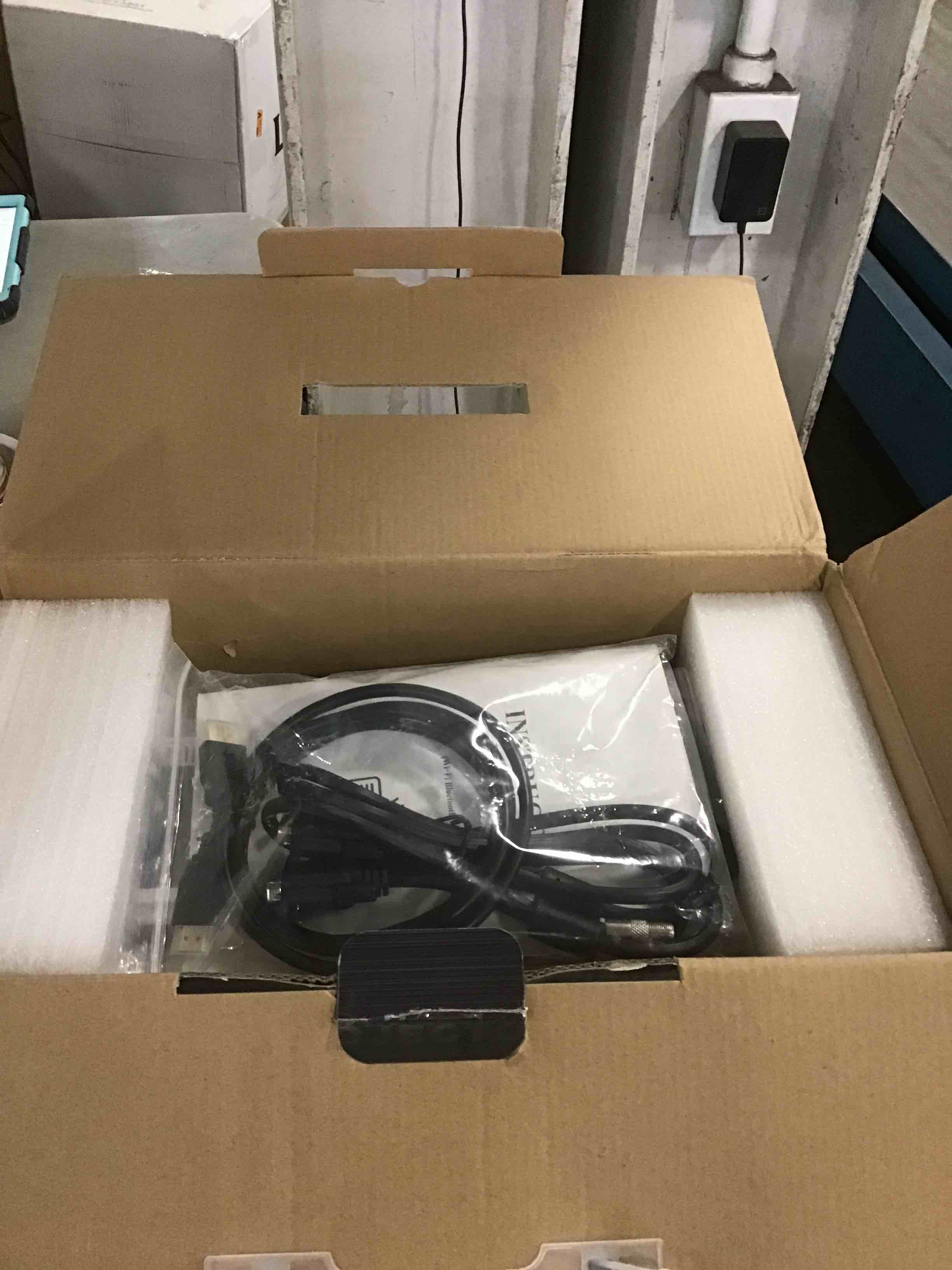 https://s3.amazonaws.com/lotting-images-prod/bidfta/PNK2045914_1741030673586.jpeg