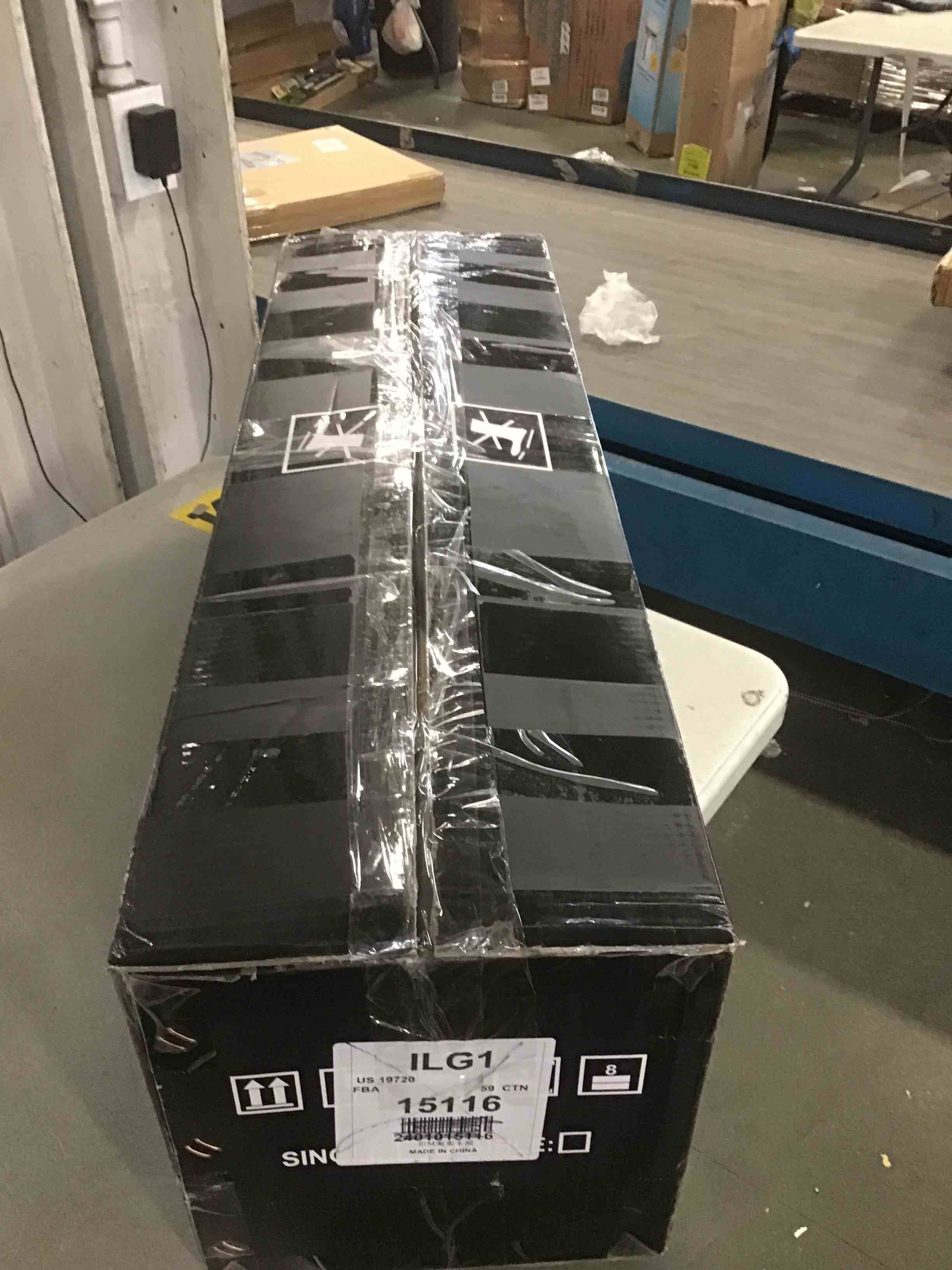 https://s3.amazonaws.com/lotting-images-prod/bidfta/PNK2045922_1741031353201.jpeg