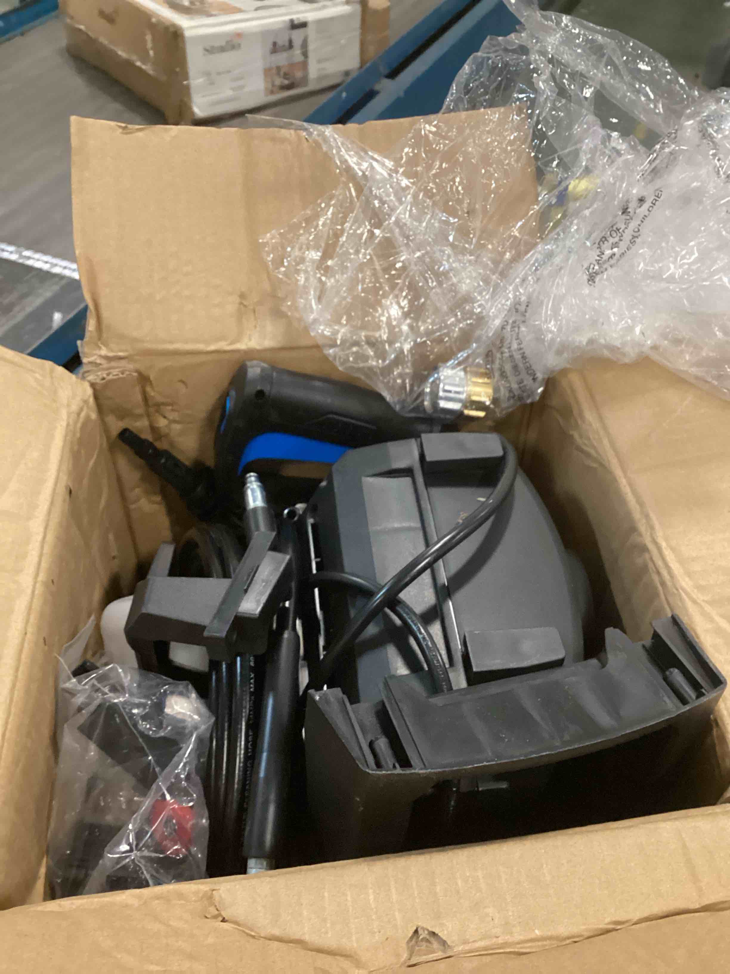 https://s3.amazonaws.com/lotting-images-prod/bidfta/PNK2046426_1741200093893.jpeg