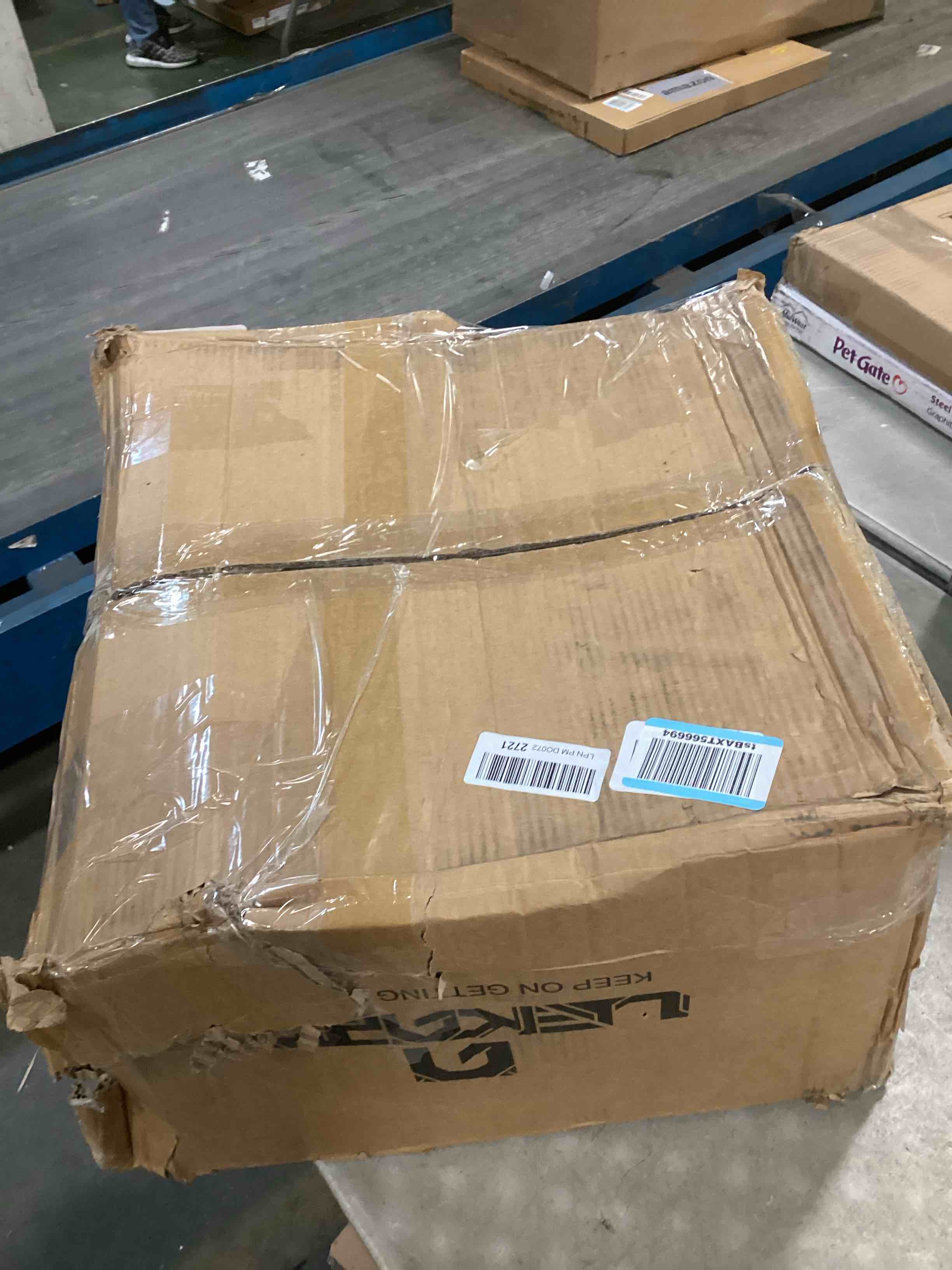 https://s3.amazonaws.com/lotting-images-prod/bidfta/PNK2046490_1741207725038.jpeg