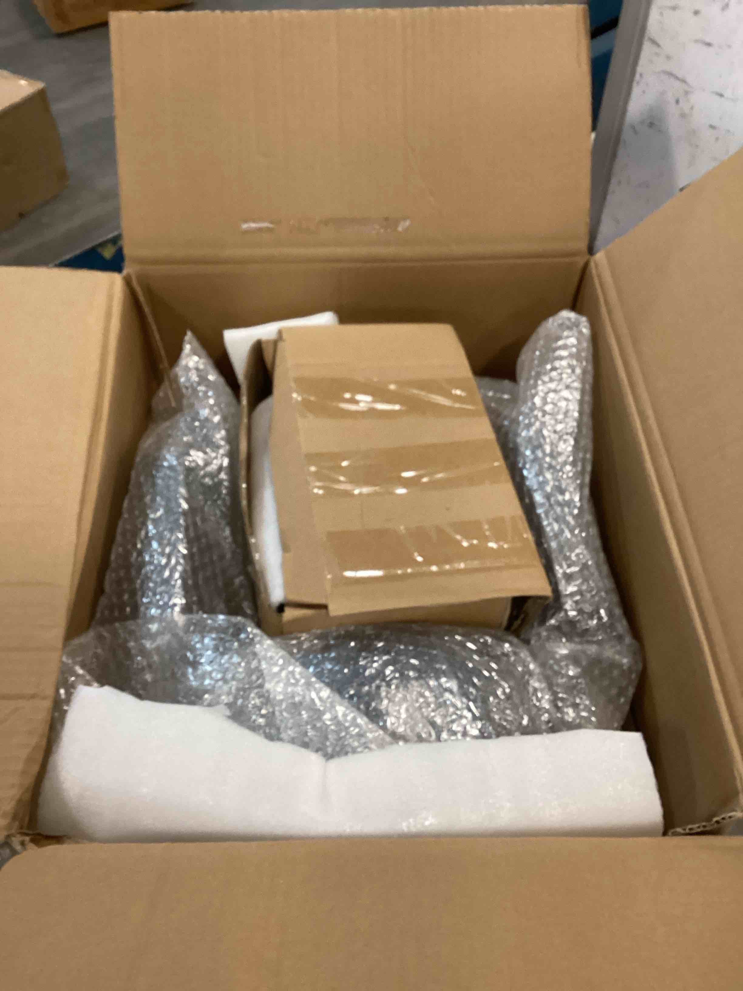 https://s3.amazonaws.com/lotting-images-prod/bidfta/PNK2046627_1741280047294.jpeg