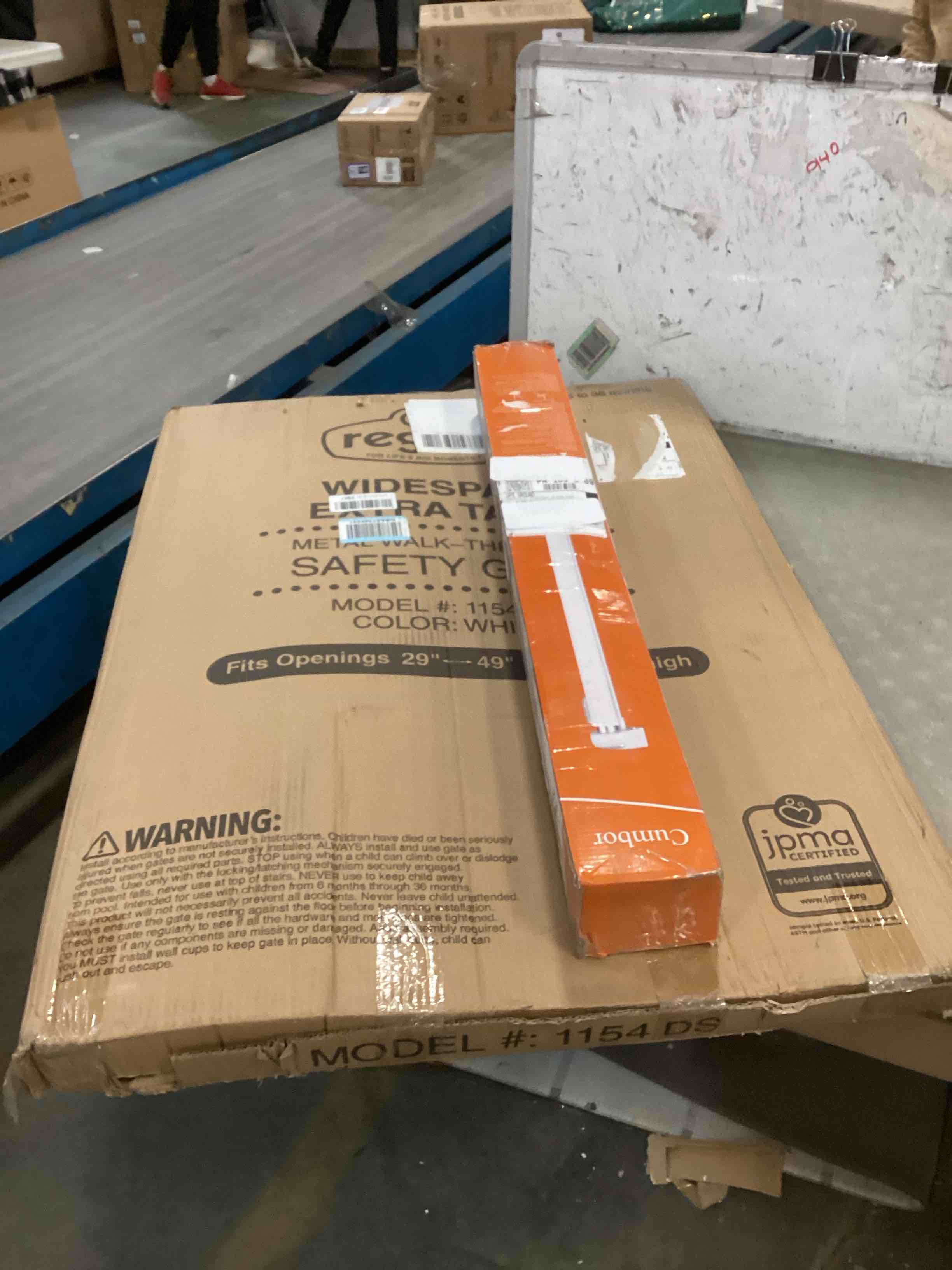 https://s3.amazonaws.com/lotting-images-prod/bidfta/PNK2046700_1741294210865.jpeg