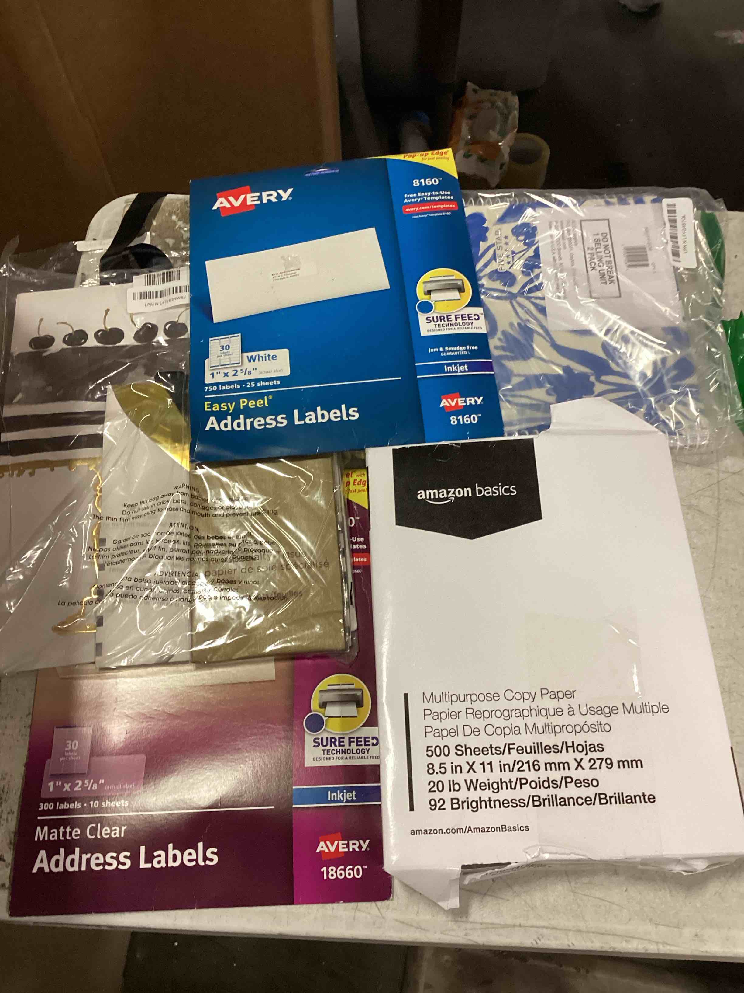 https://s3.amazonaws.com/lotting-images-prod/bidfta/PNK2047910_1740601884166.jpeg