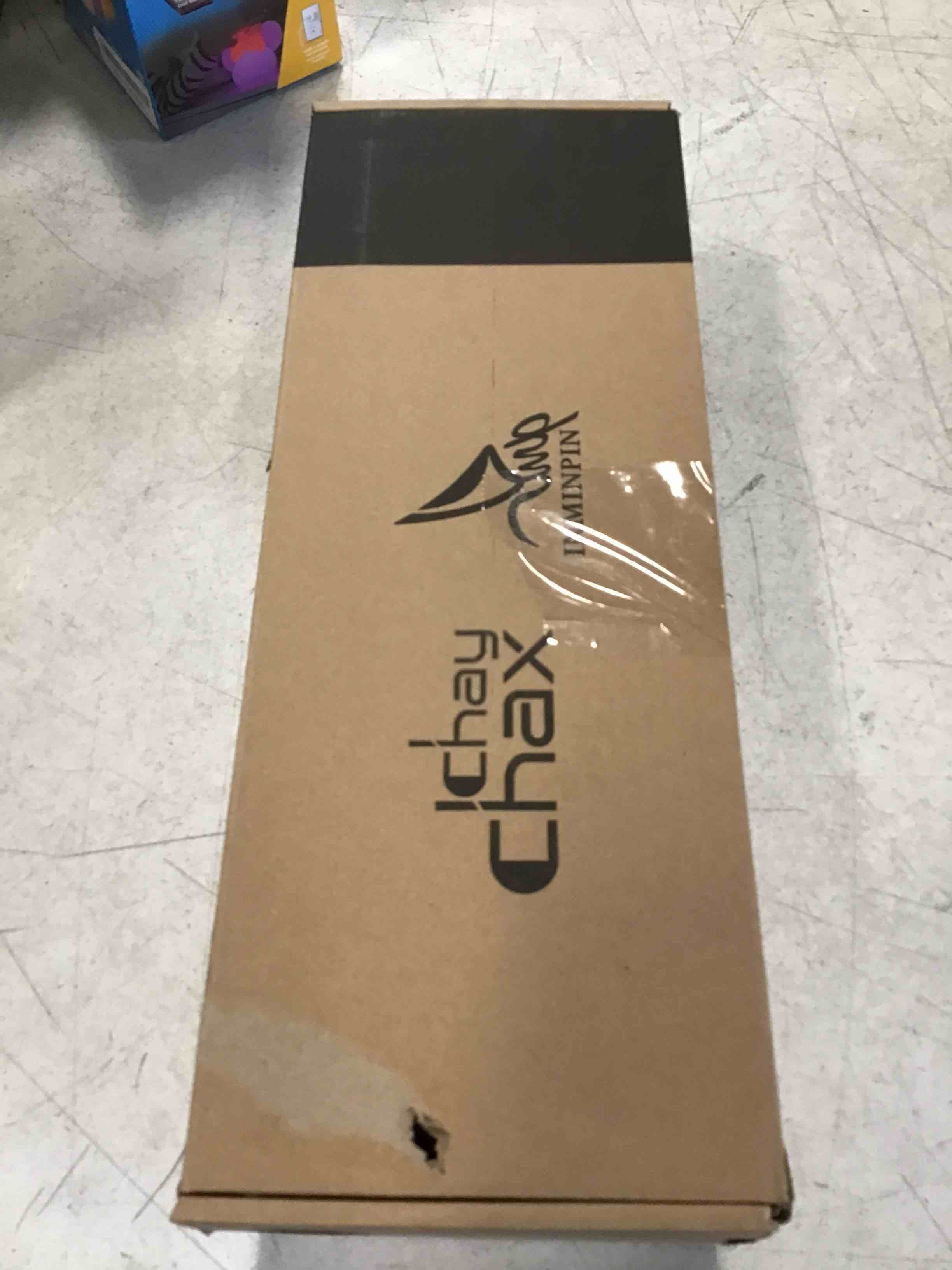 https://s3.amazonaws.com/lotting-images-prod/bidfta/PNK2052837_1741885173432.jpeg