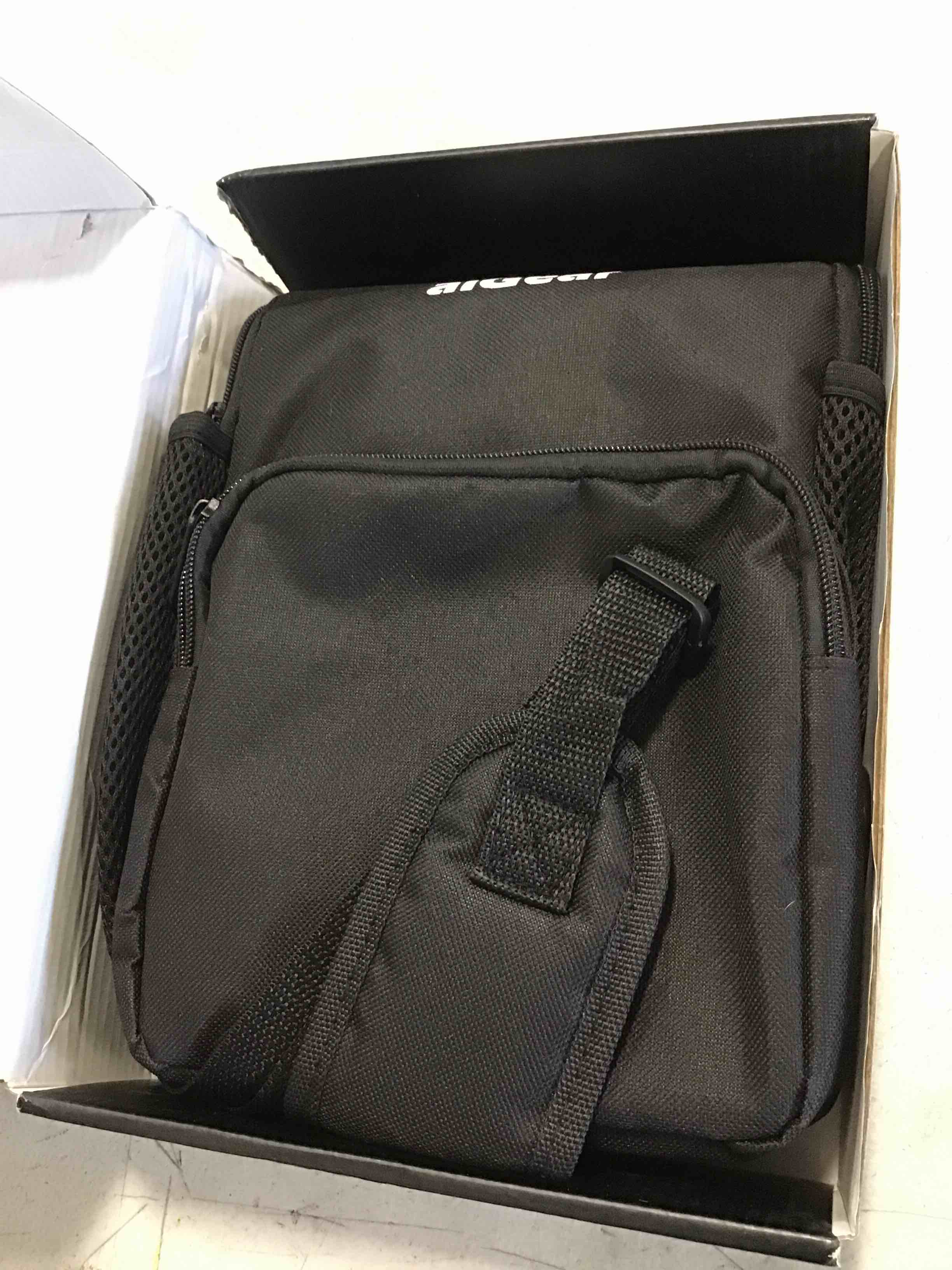 https://s3.amazonaws.com/lotting-images-prod/bidfta/PNK2052868_1741894591752.jpeg