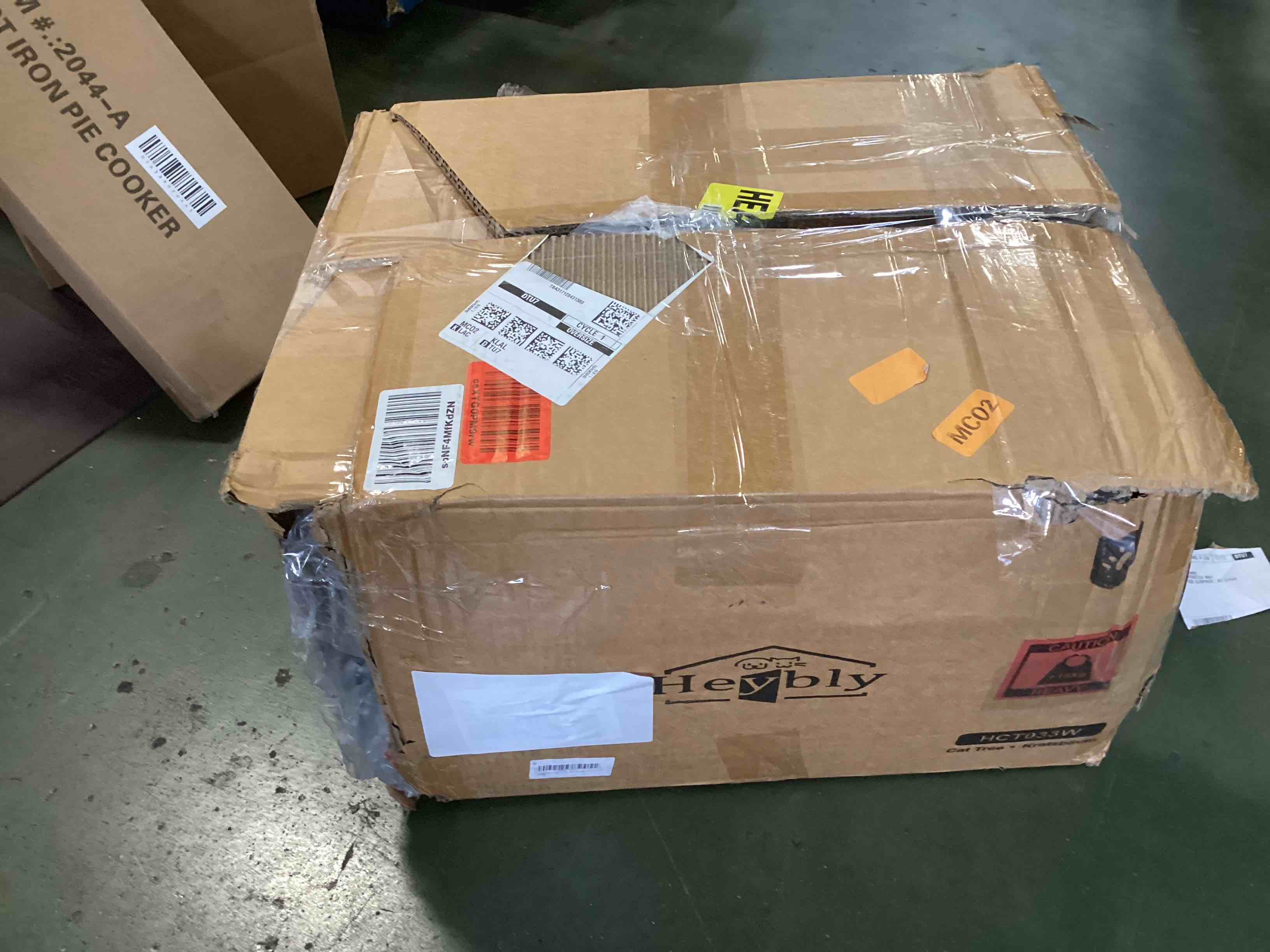 https://s3.amazonaws.com/lotting-images-prod/bidfta/PNK2053320_1739901667539.jpeg