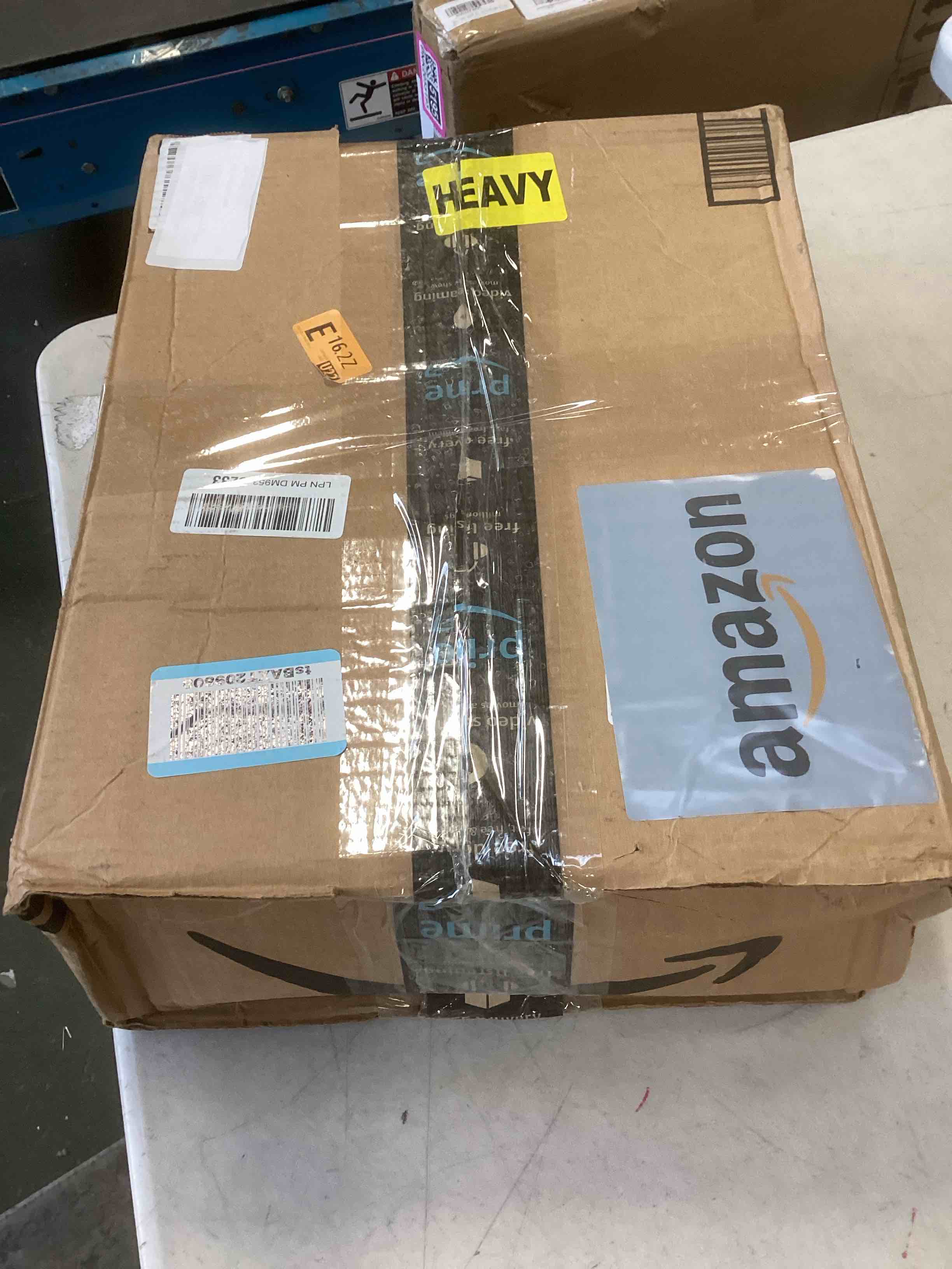 https://s3.amazonaws.com/lotting-images-prod/bidfta/PNK2055202_1741197959629.jpeg