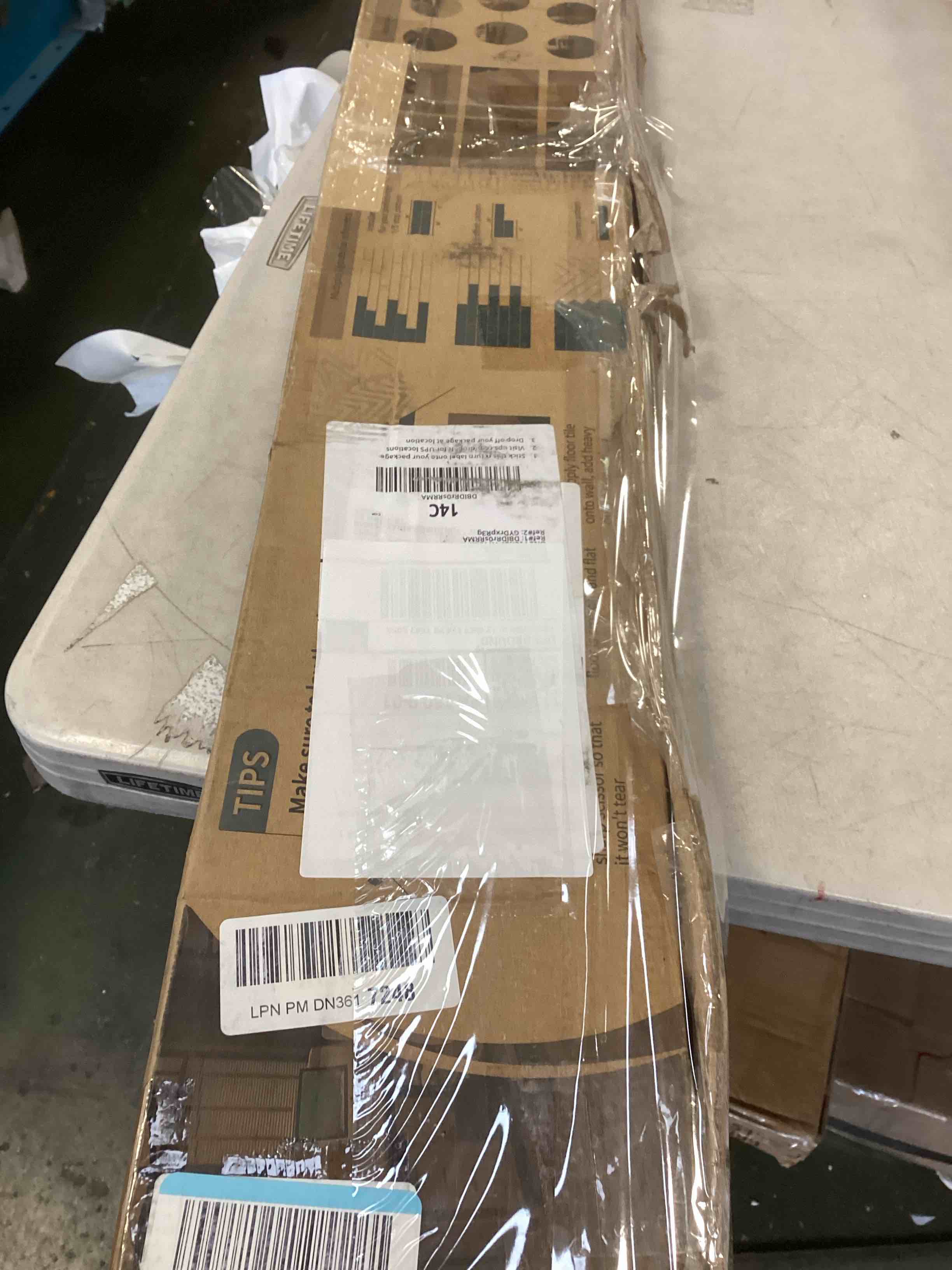 https://s3.amazonaws.com/lotting-images-prod/bidfta/PNK2055279_1741207135955.jpeg