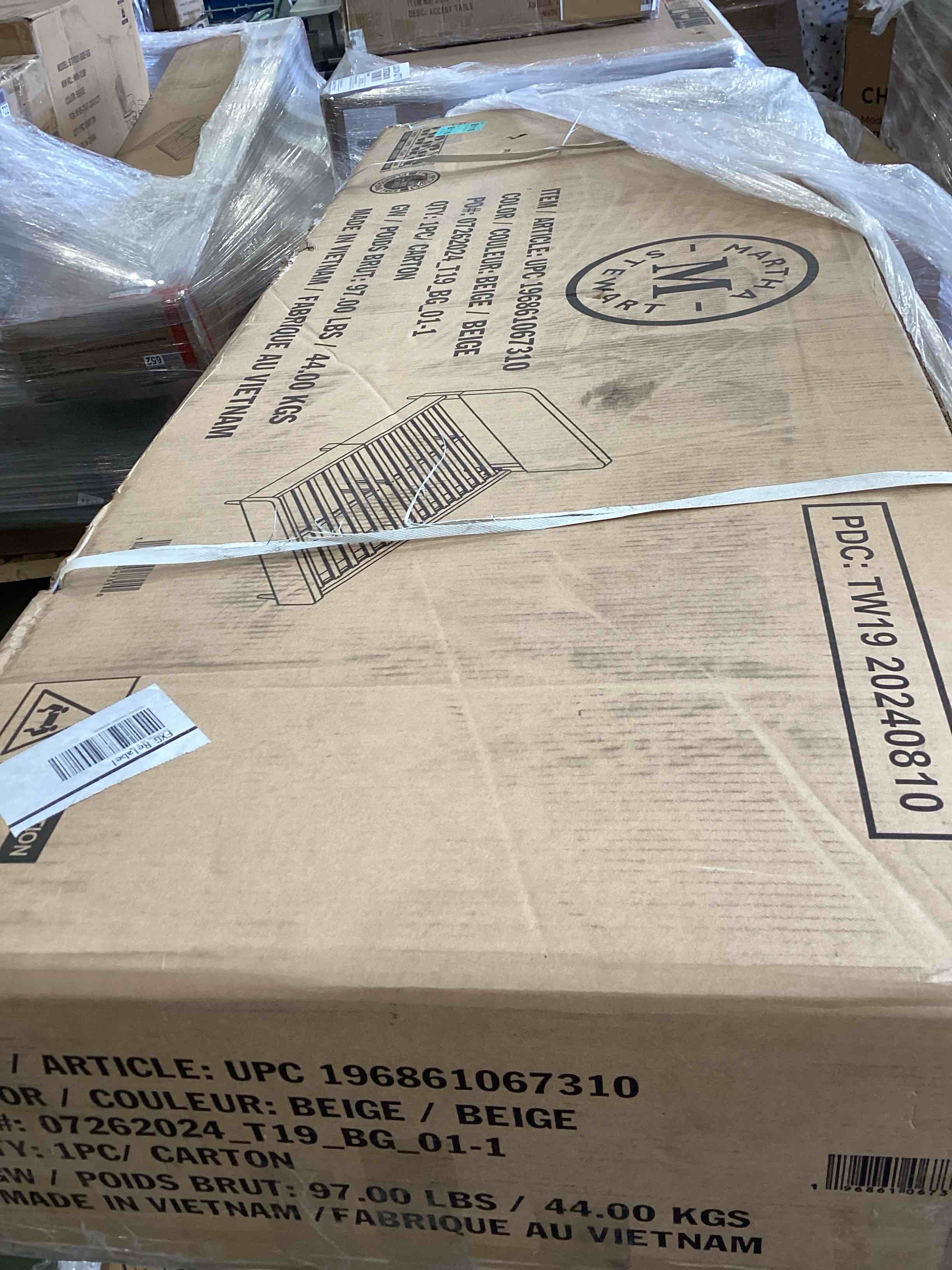 https://s3.amazonaws.com/lotting-images-prod/bidfta/PNK2055560_1741621085104.jpeg