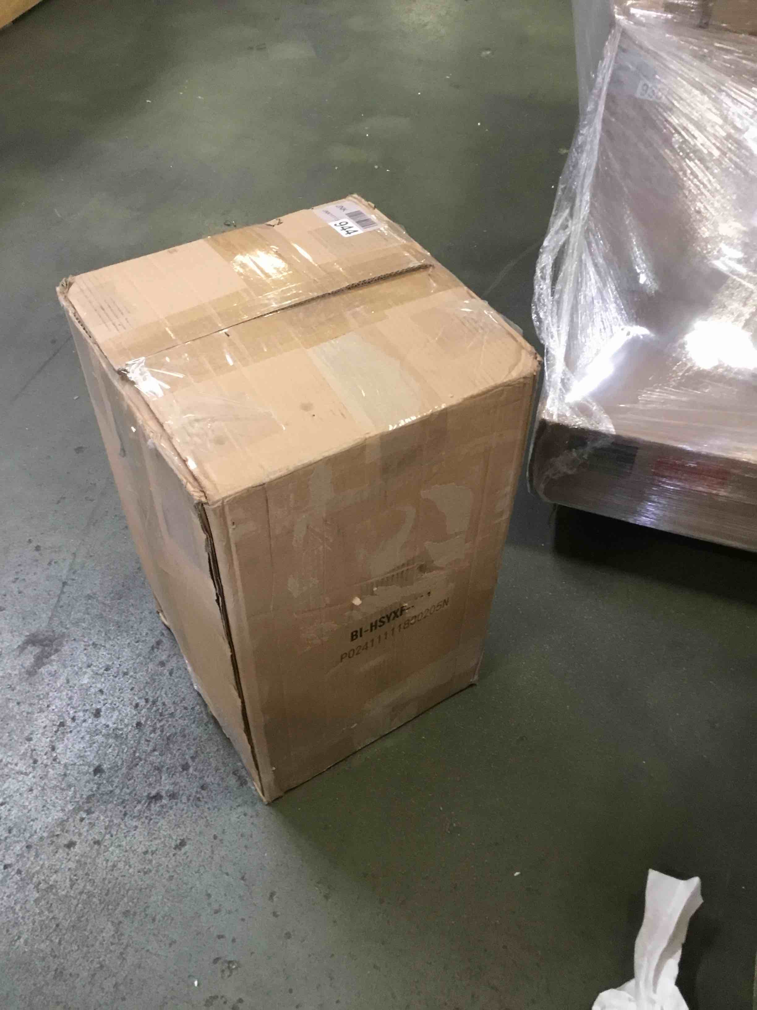 https://s3.amazonaws.com/lotting-images-prod/bidfta/PNK2055895_1742231782354.jpeg