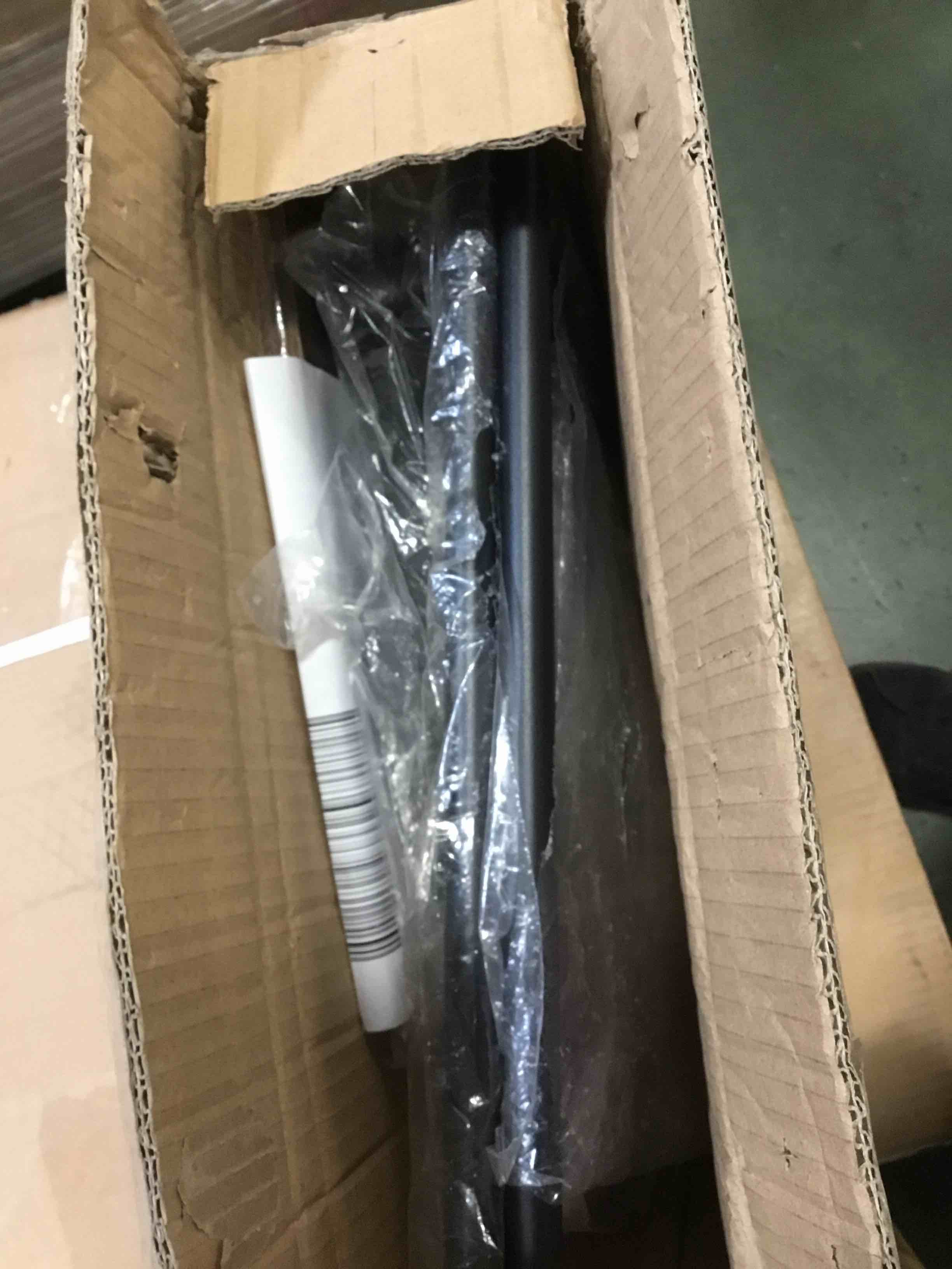 https://s3.amazonaws.com/lotting-images-prod/bidfta/PNK2055904_1742235701159.jpeg