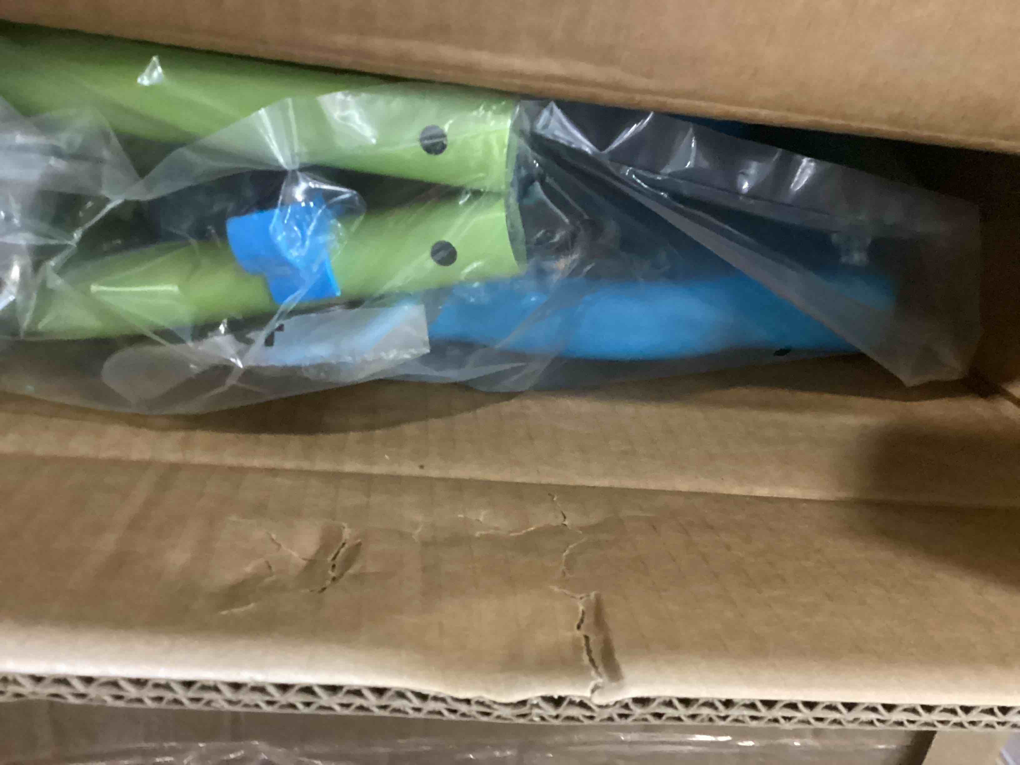 https://s3.amazonaws.com/lotting-images-prod/bidfta/PNK2056157_1738179337212.jpeg