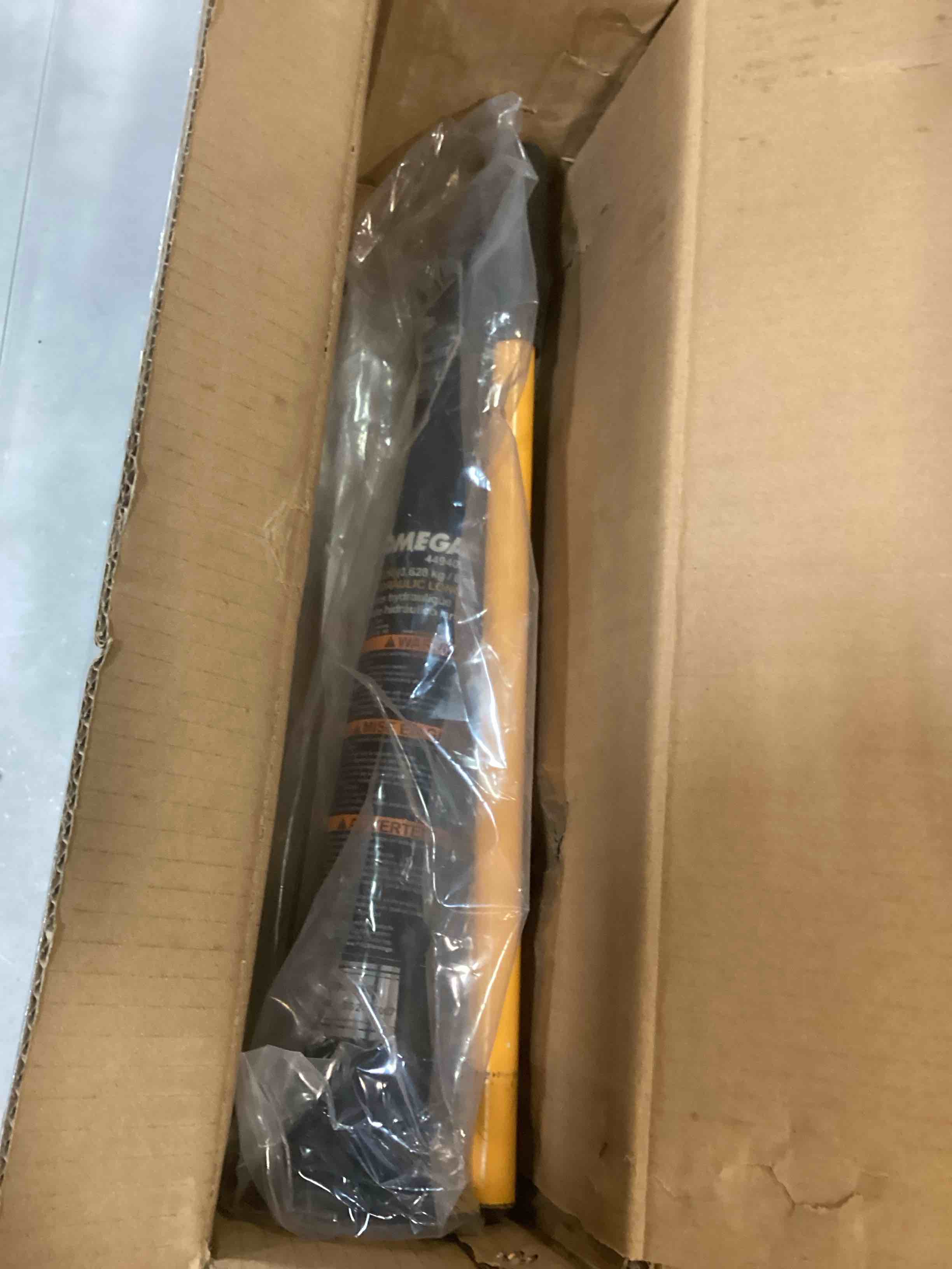 https://s3.amazonaws.com/lotting-images-prod/bidfta/PNK2056215_1738332450164.jpeg