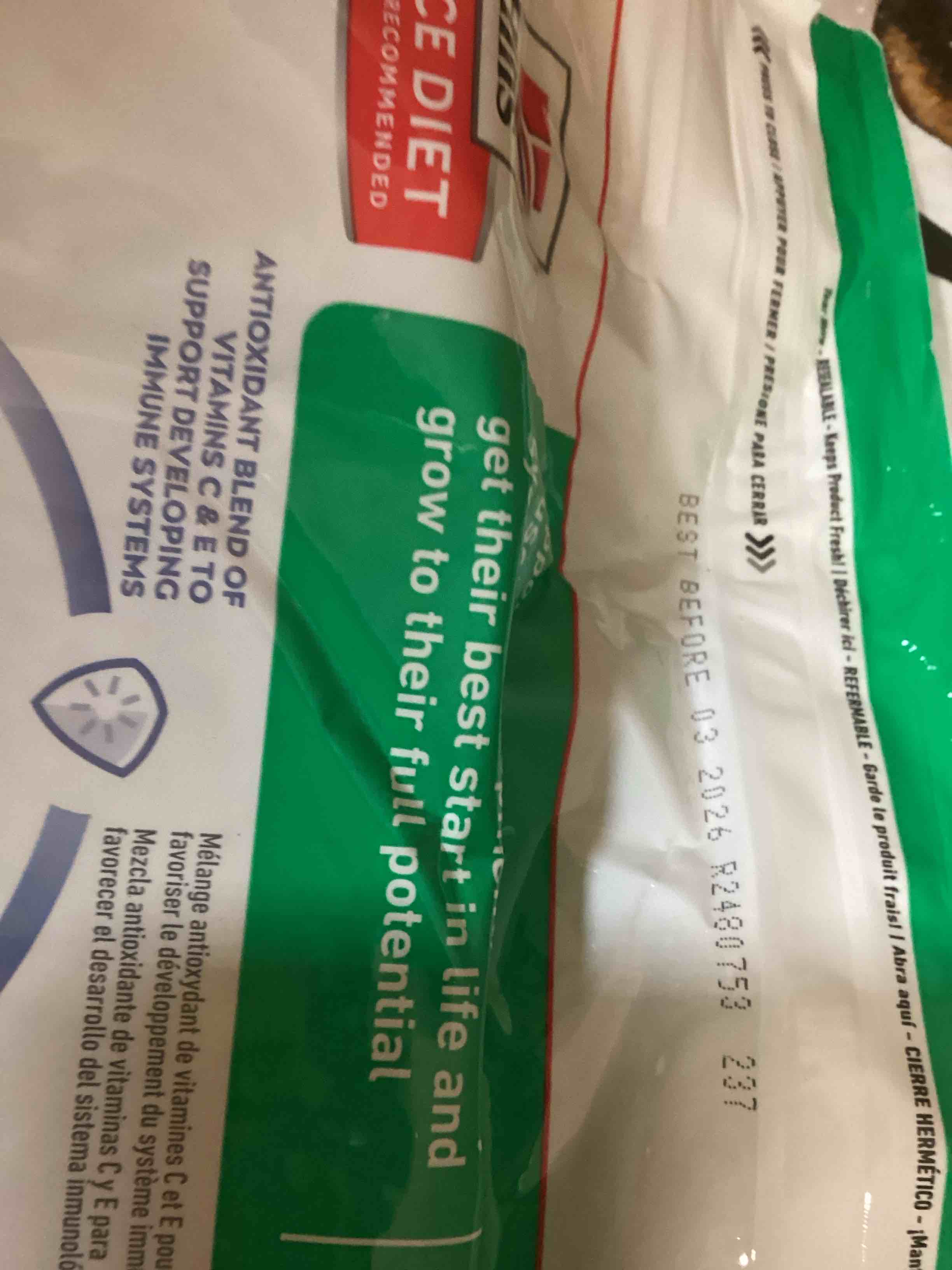 https://s3.amazonaws.com/lotting-images-prod/bidfta/PNK2056897_1738690189903.jpeg