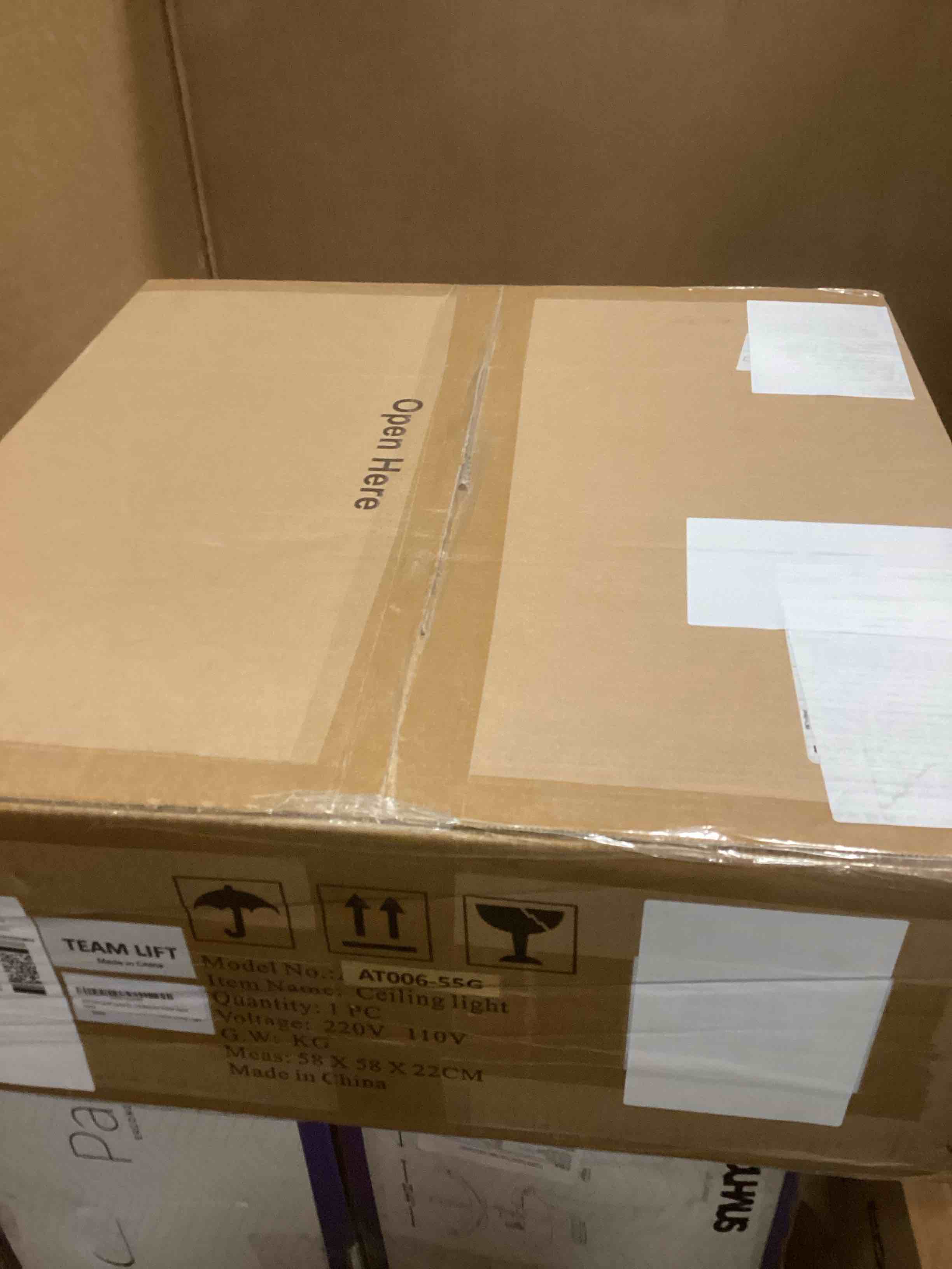 https://s3.amazonaws.com/lotting-images-prod/bidfta/PNK2057017_1738762547873.jpeg