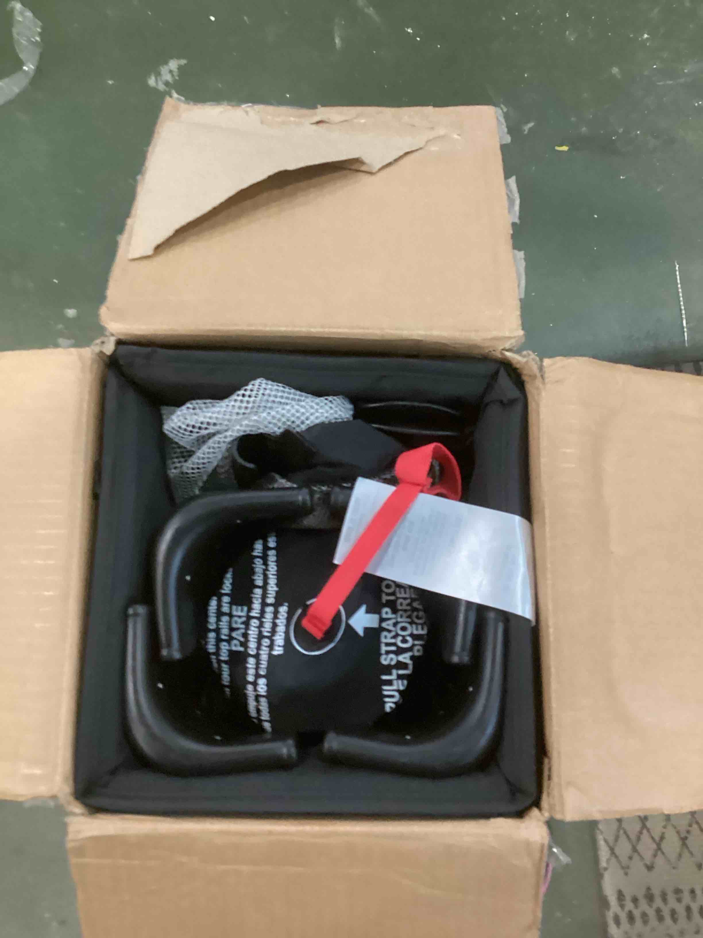 https://s3.amazonaws.com/lotting-images-prod/bidfta/PNK2057067_1738771255366.jpeg