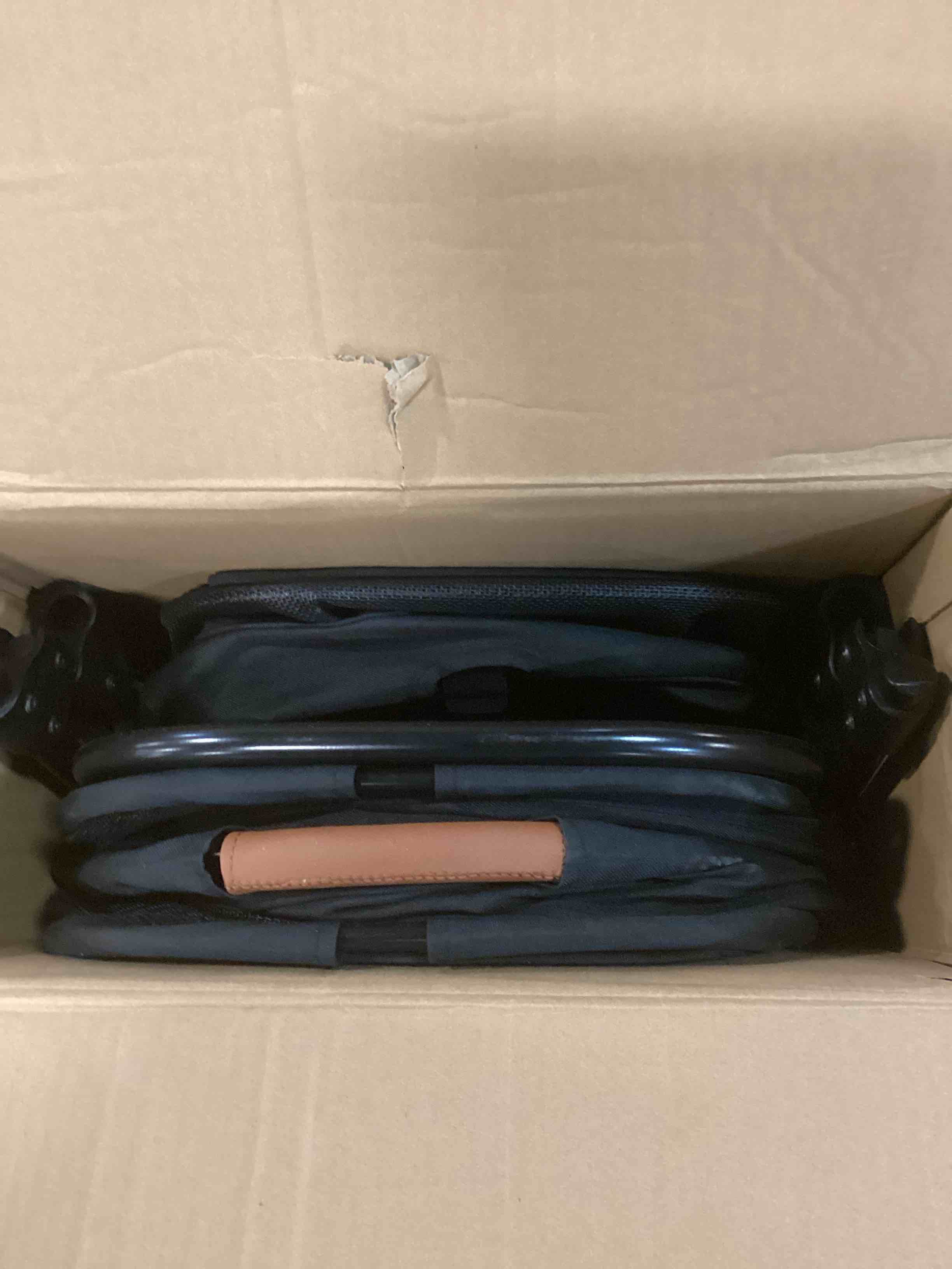 https://s3.amazonaws.com/lotting-images-prod/bidfta/PNK2057073_1738771987738.jpeg
