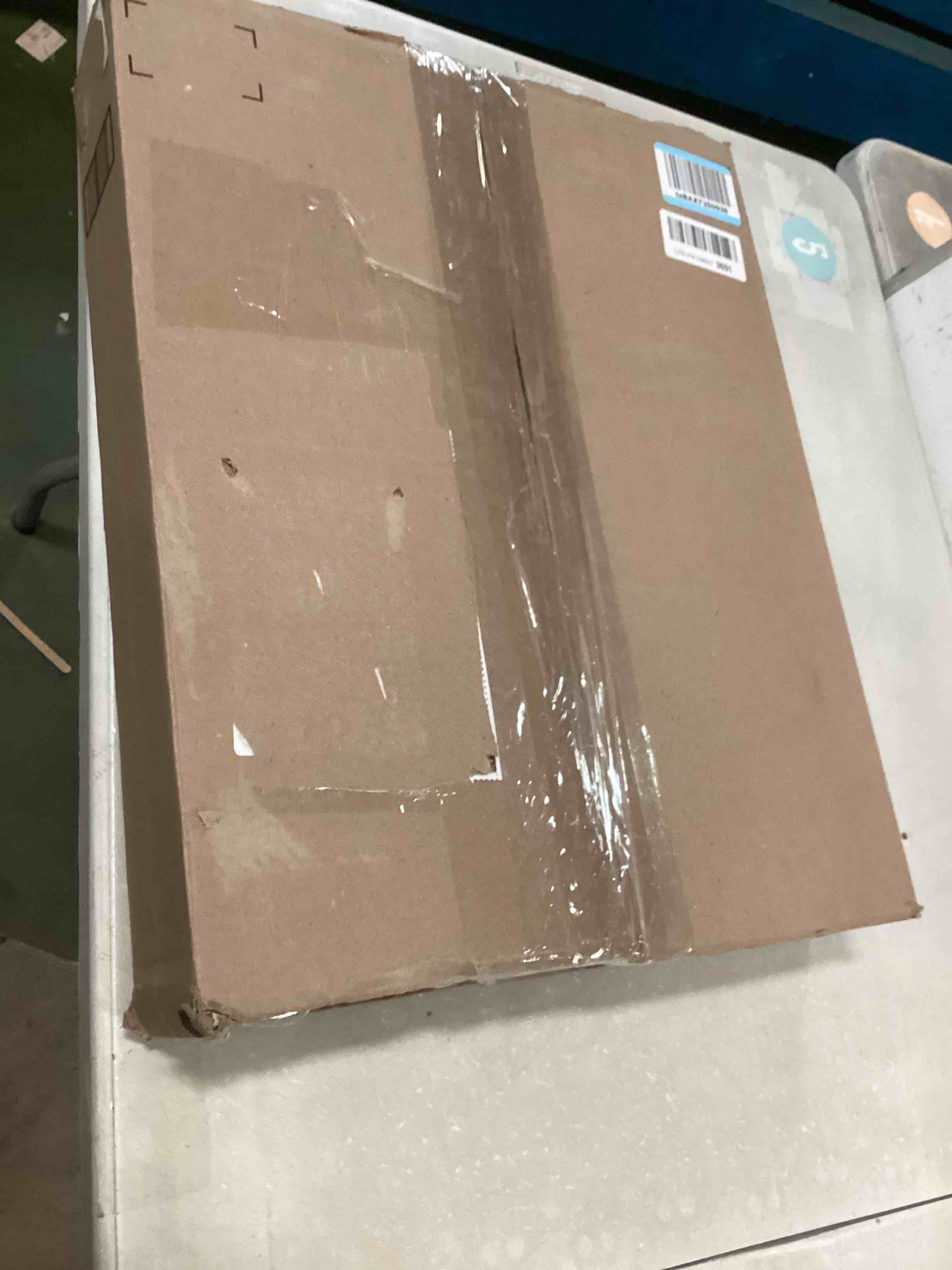 https://s3.amazonaws.com/lotting-images-prod/bidfta/PNK2057784_1738954270079.jpeg