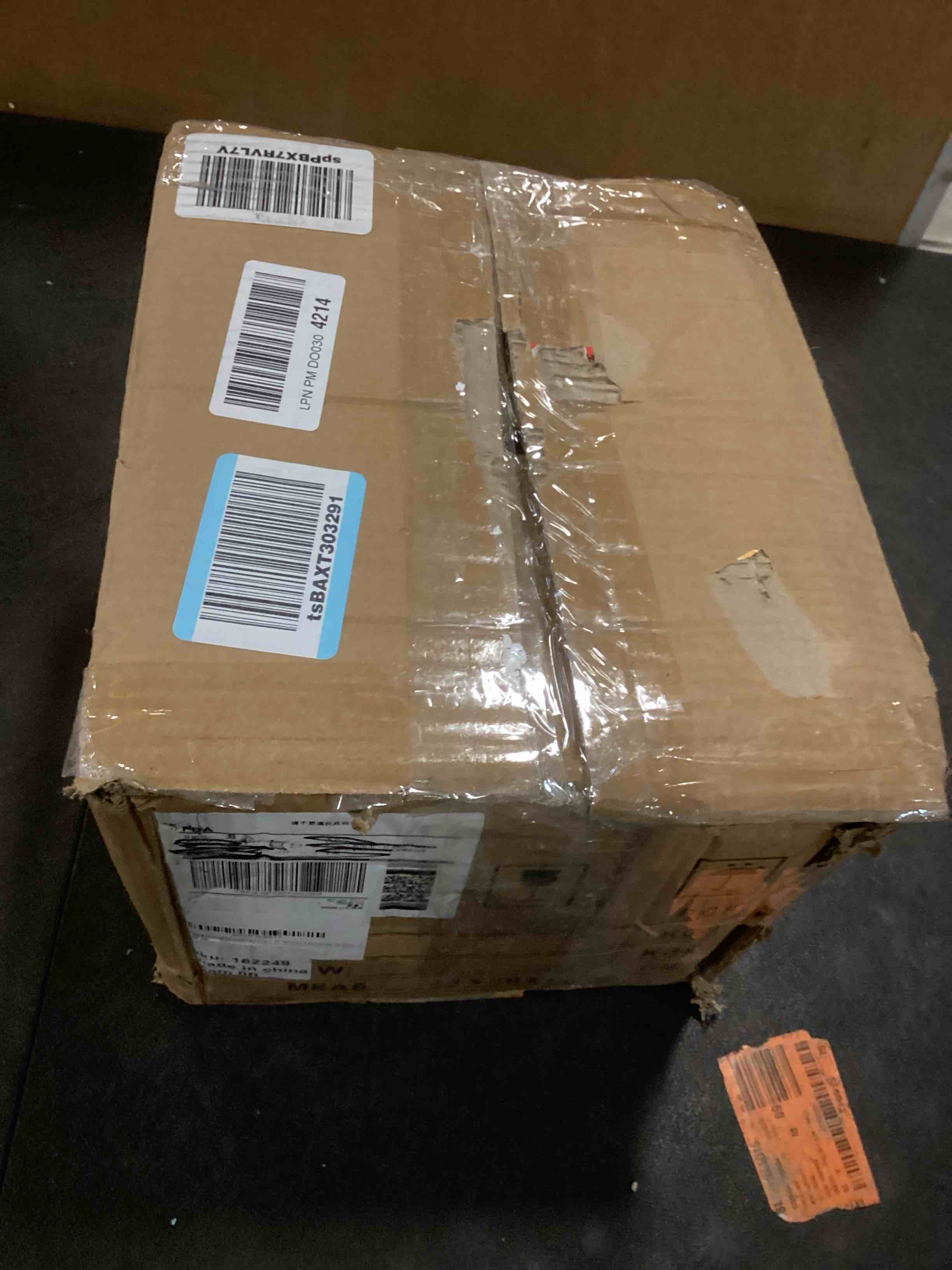 https://s3.amazonaws.com/lotting-images-prod/bidfta/PNK2058363_1739375329519.jpeg
