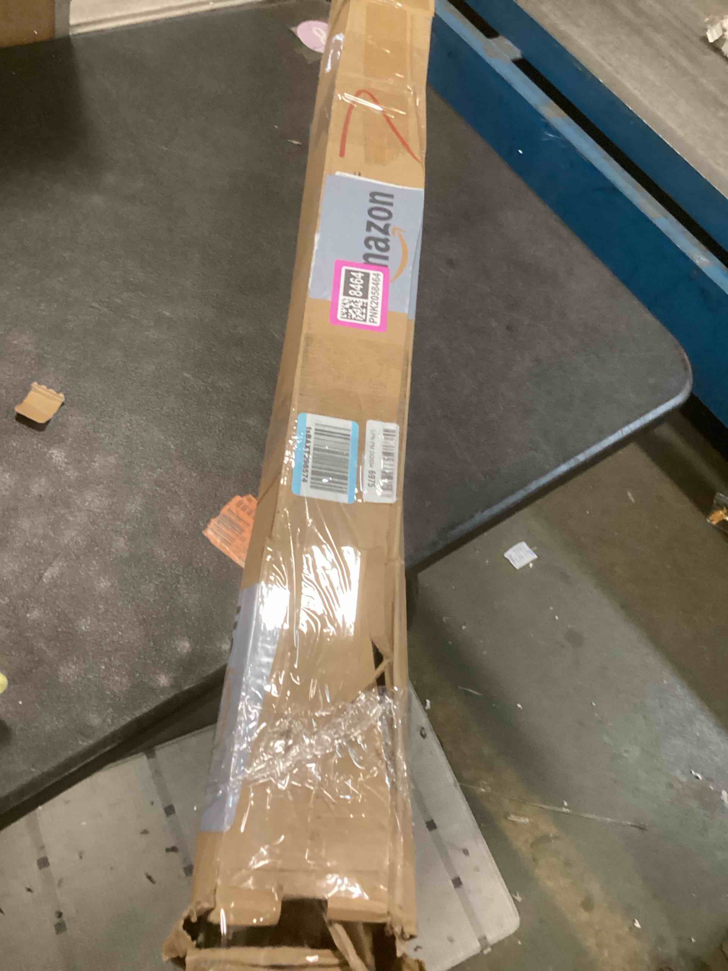 https://s3.amazonaws.com/lotting-images-prod/bidfta/PNK2058464_1739387699556.jpeg