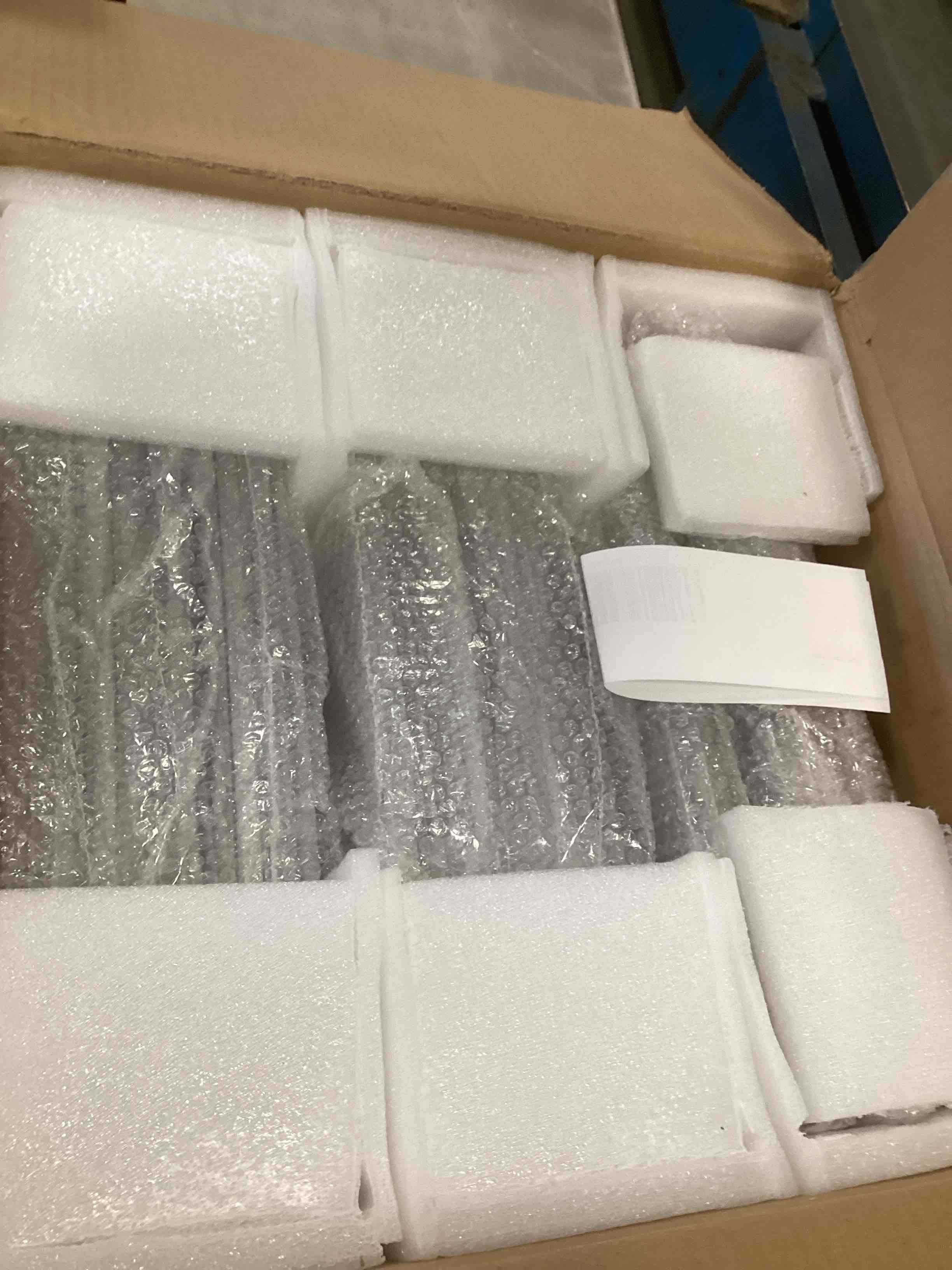 https://s3.amazonaws.com/lotting-images-prod/bidfta/PNK2058911_1739553127792.jpeg