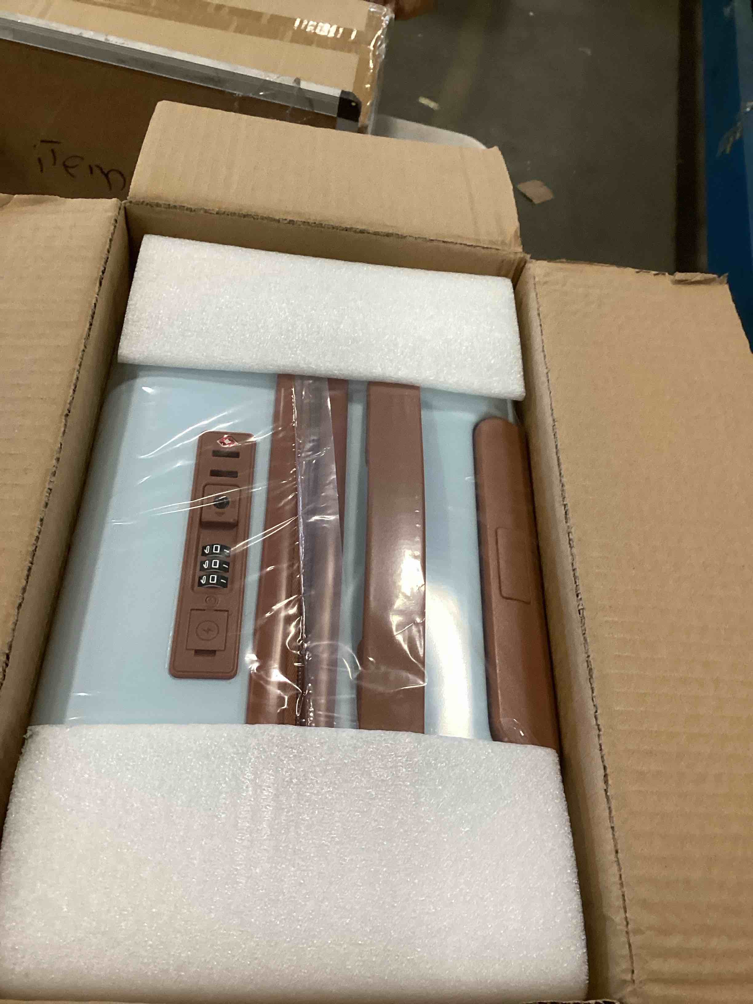 https://s3.amazonaws.com/lotting-images-prod/bidfta/PNK2059088_1737406792649.jpeg