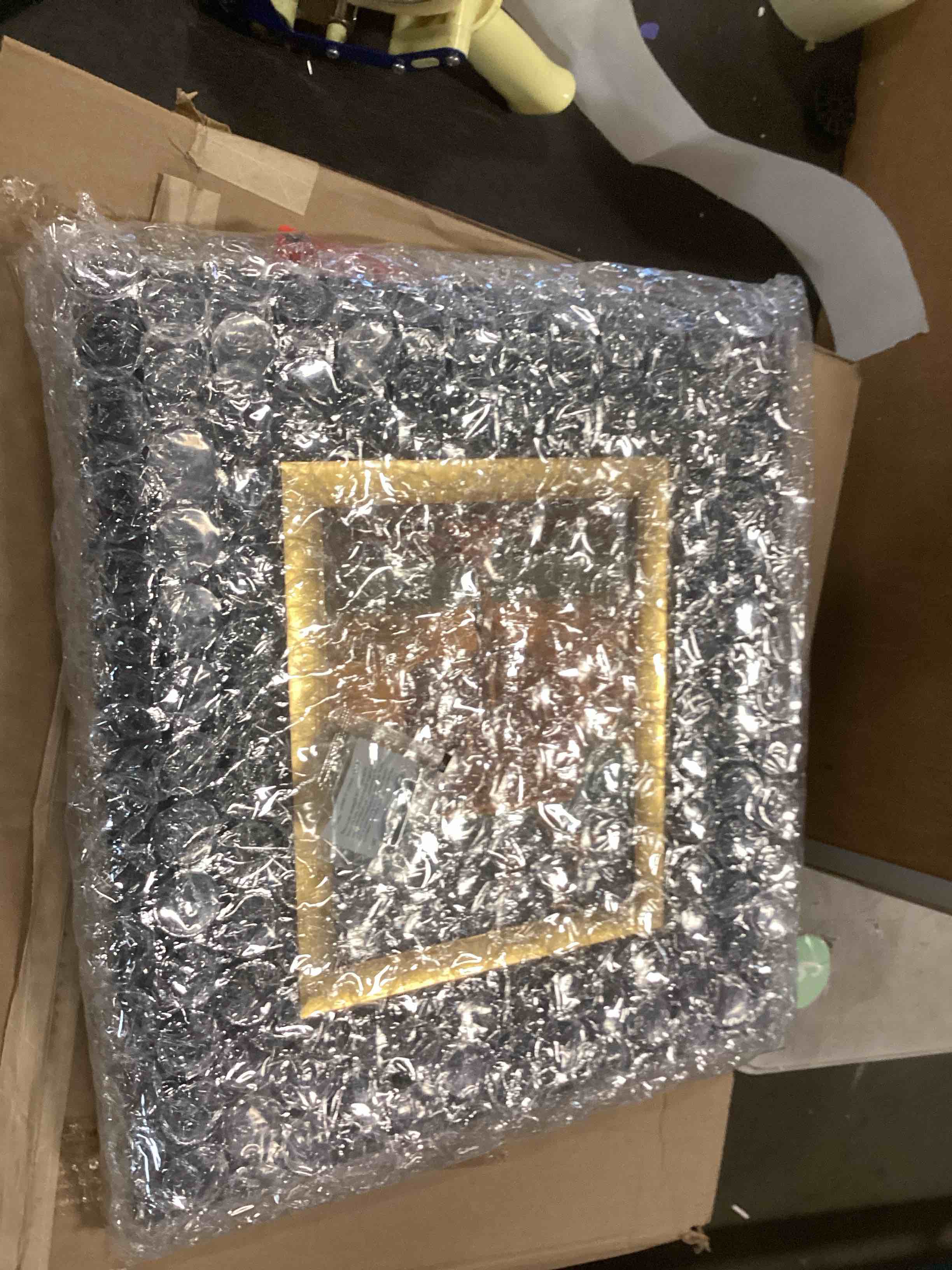 https://s3.amazonaws.com/lotting-images-prod/bidfta/PNK2059095_1737407361089.jpeg