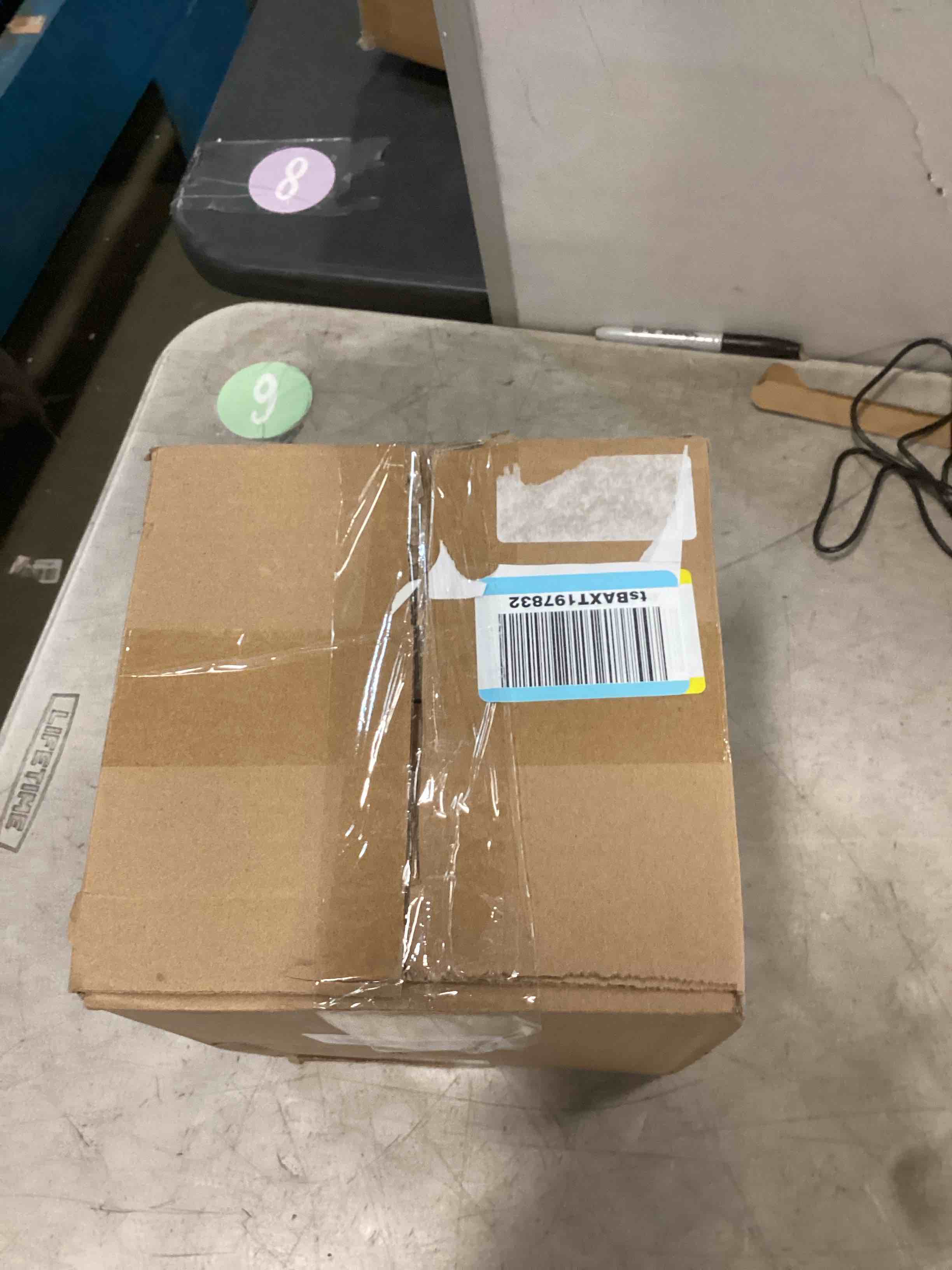 https://s3.amazonaws.com/lotting-images-prod/bidfta/PNK2059321_1737480589331.jpeg