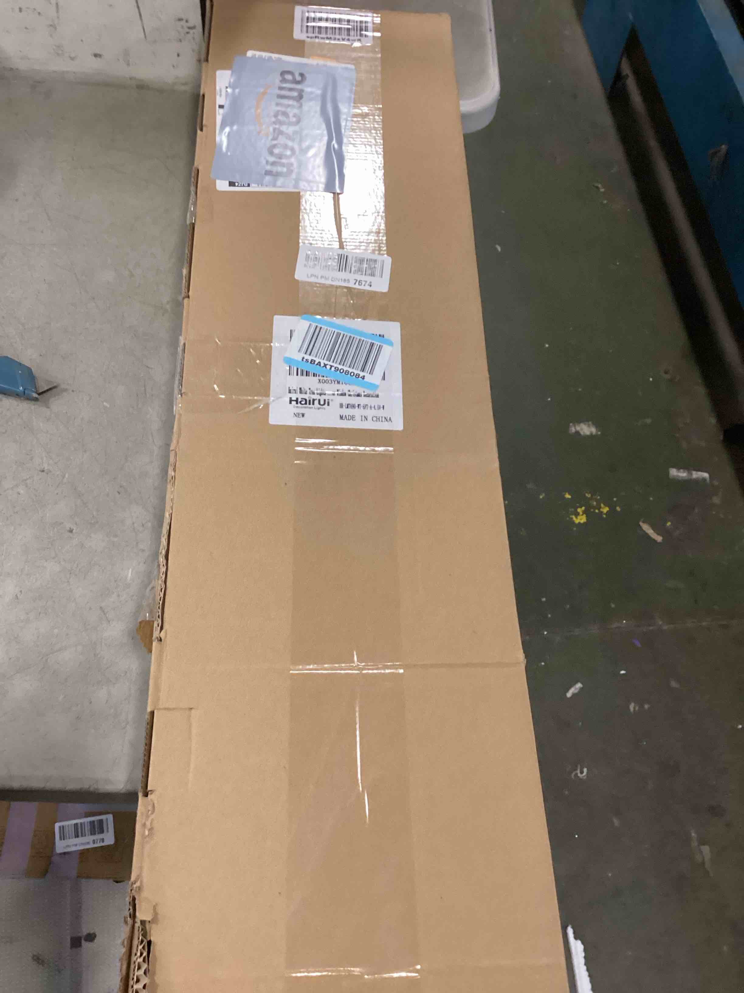 https://s3.amazonaws.com/lotting-images-prod/bidfta/PNK2059563_1737562254237.jpeg