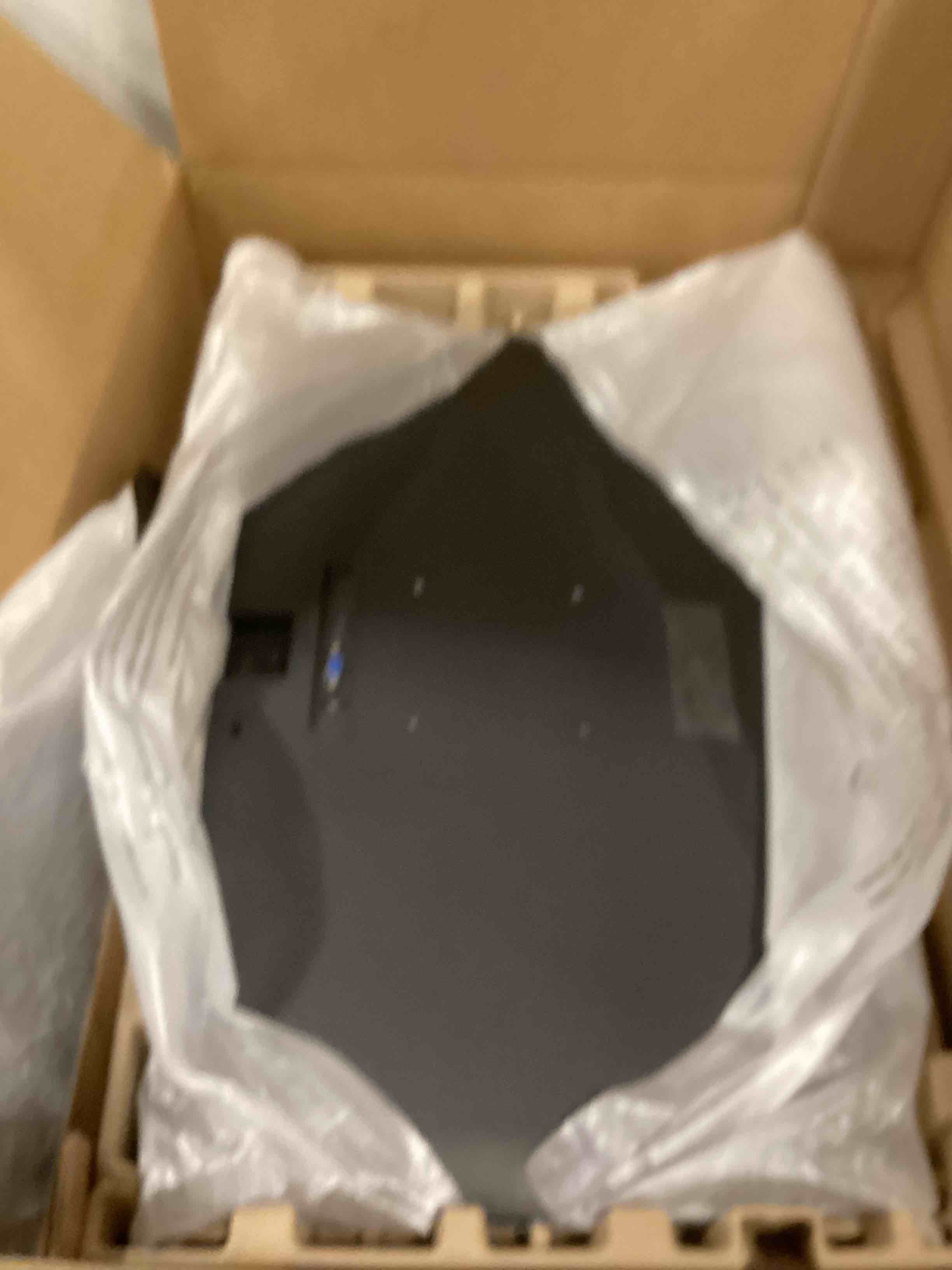 https://s3.amazonaws.com/lotting-images-prod/bidfta/PNK2059564_1737562408493.jpeg