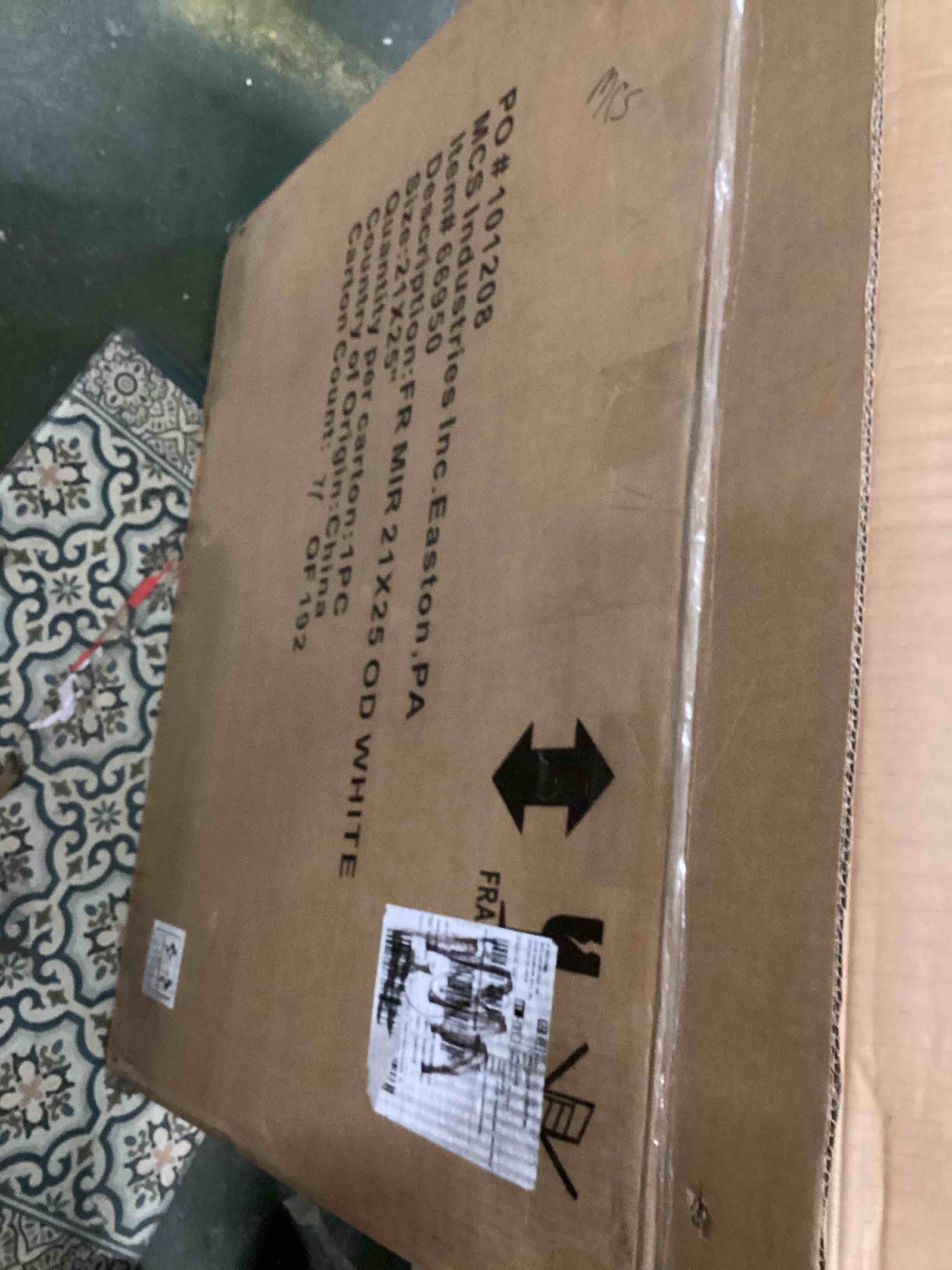 https://s3.amazonaws.com/lotting-images-prod/bidfta/PNK2059760_1737636785995.jpeg
