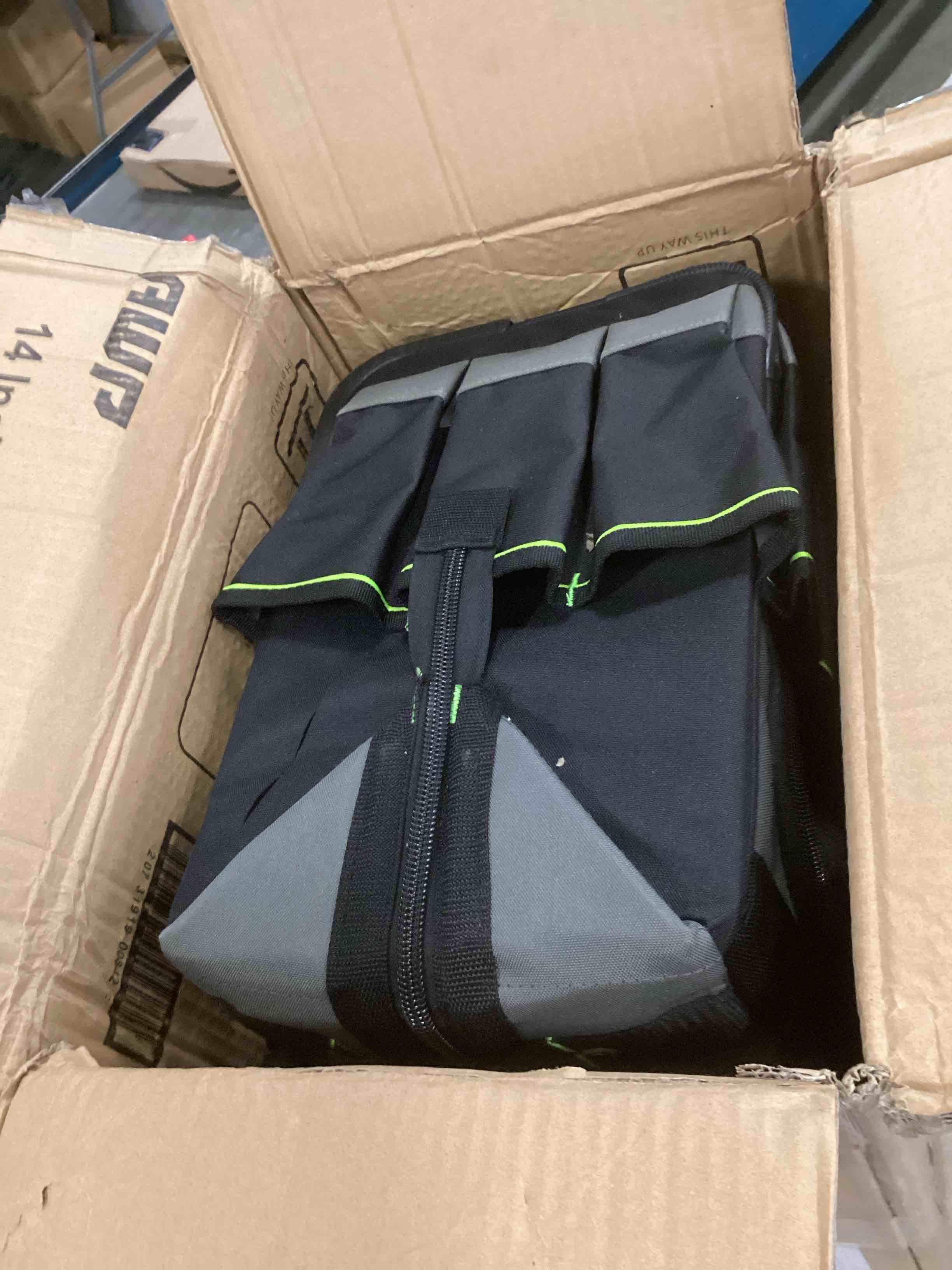 https://s3.amazonaws.com/lotting-images-prod/bidfta/PNK2059889_1737650764860.jpeg
