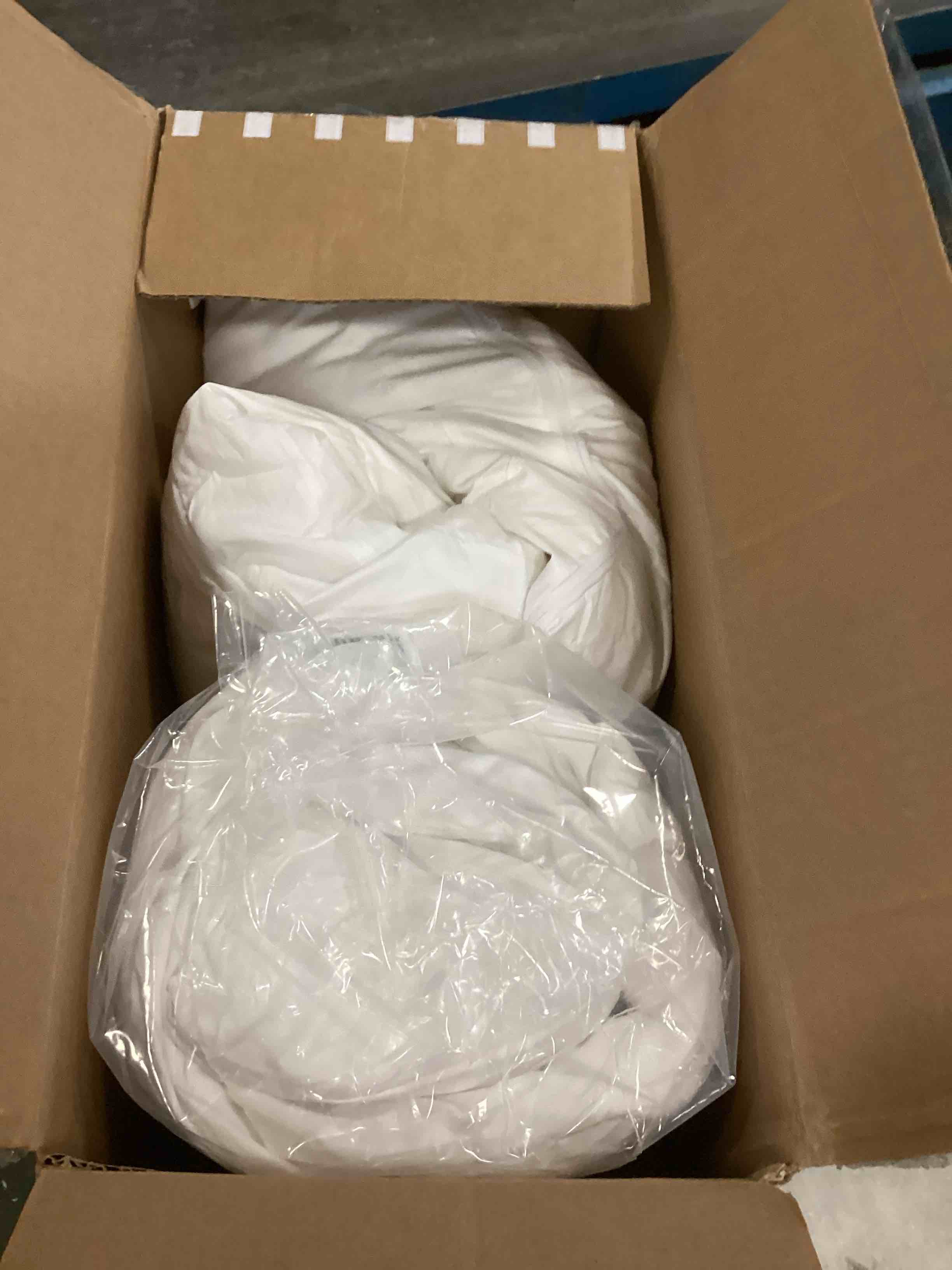 https://s3.amazonaws.com/lotting-images-prod/bidfta/PNK2059931_1737656392883.jpeg