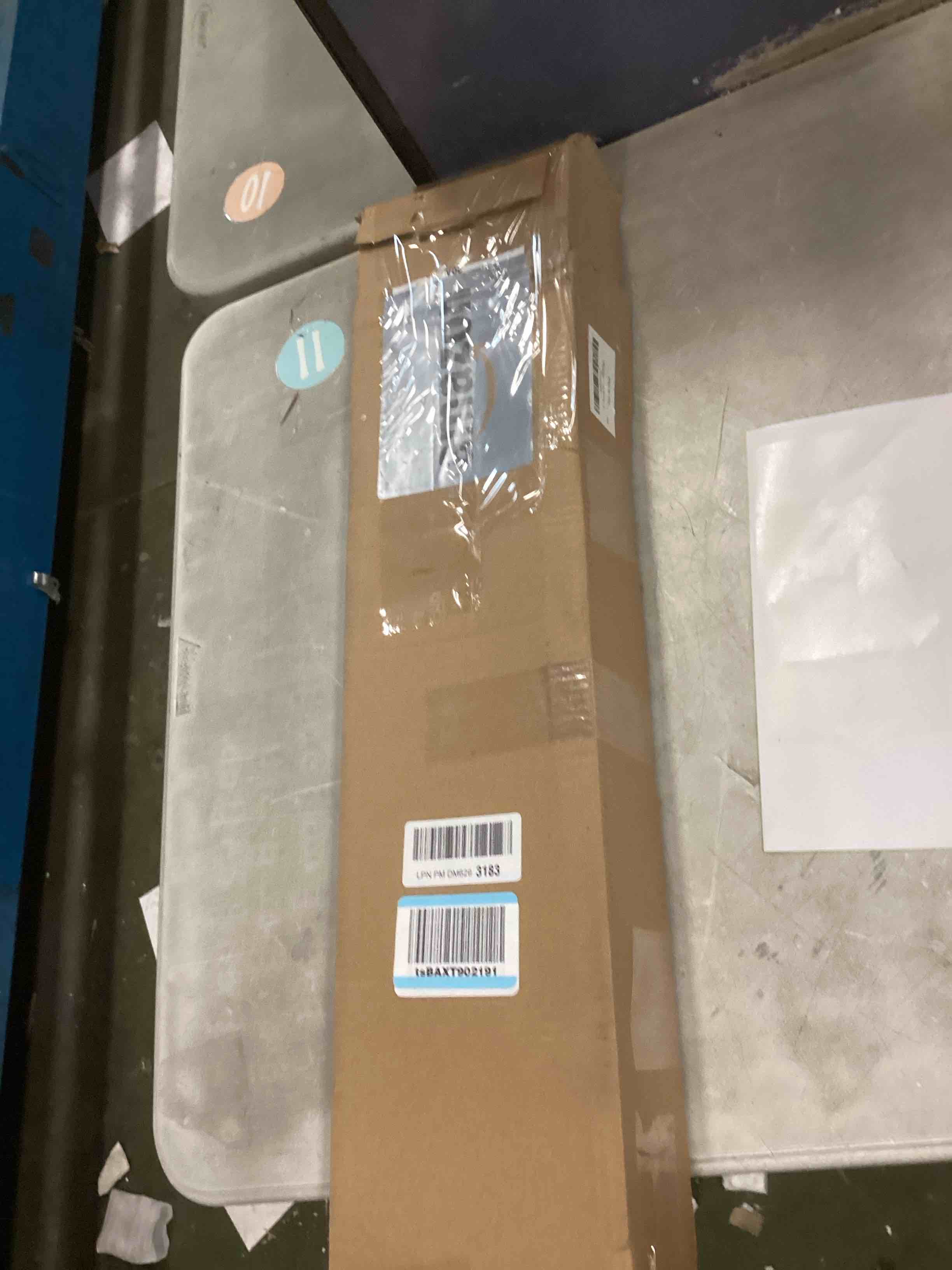 https://s3.amazonaws.com/lotting-images-prod/bidfta/PNK2059955_1737658577405.jpeg